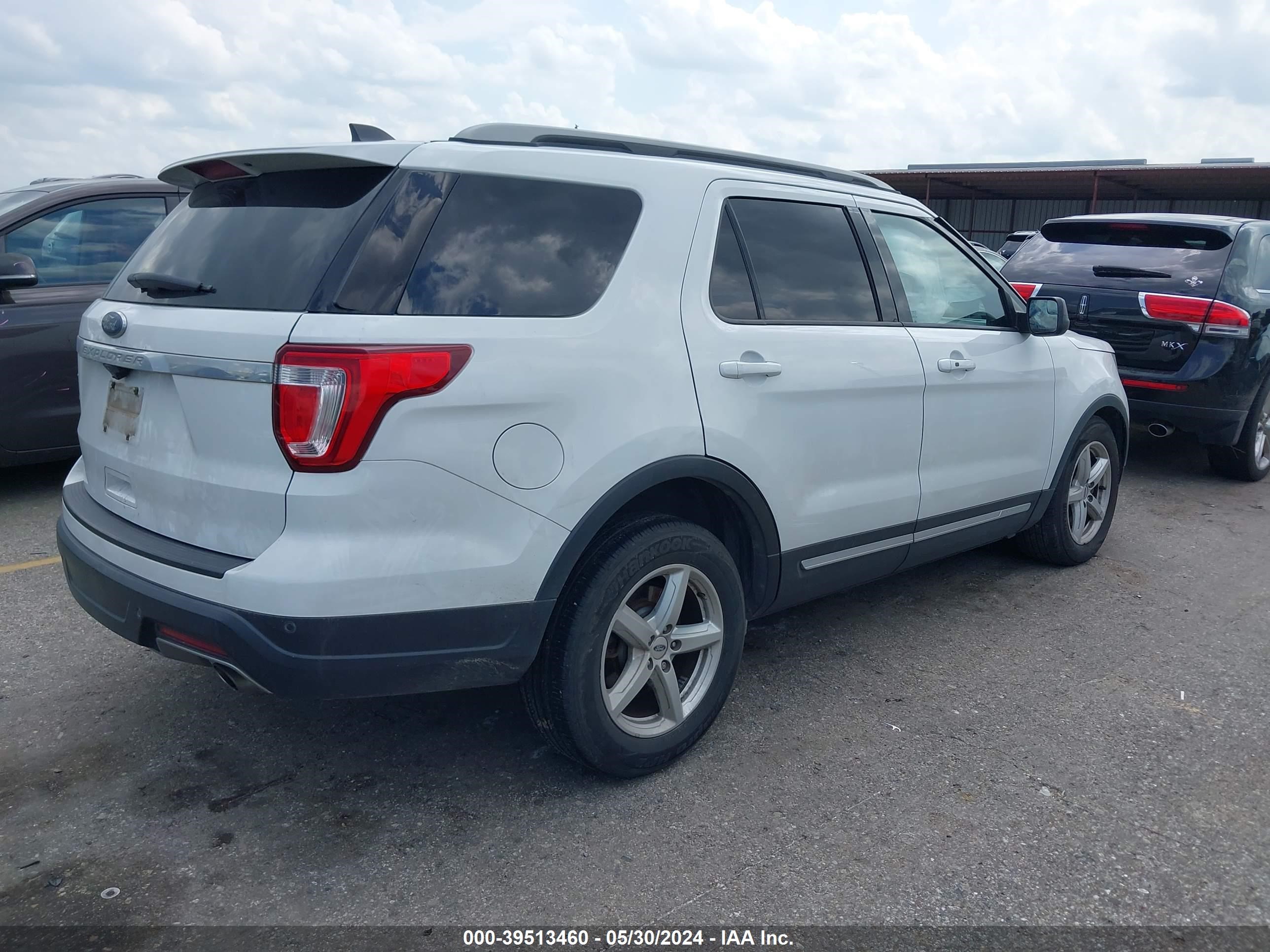 Photo 3 VIN: 1FM5K7D86JGA31363 - FORD EXPLORER 