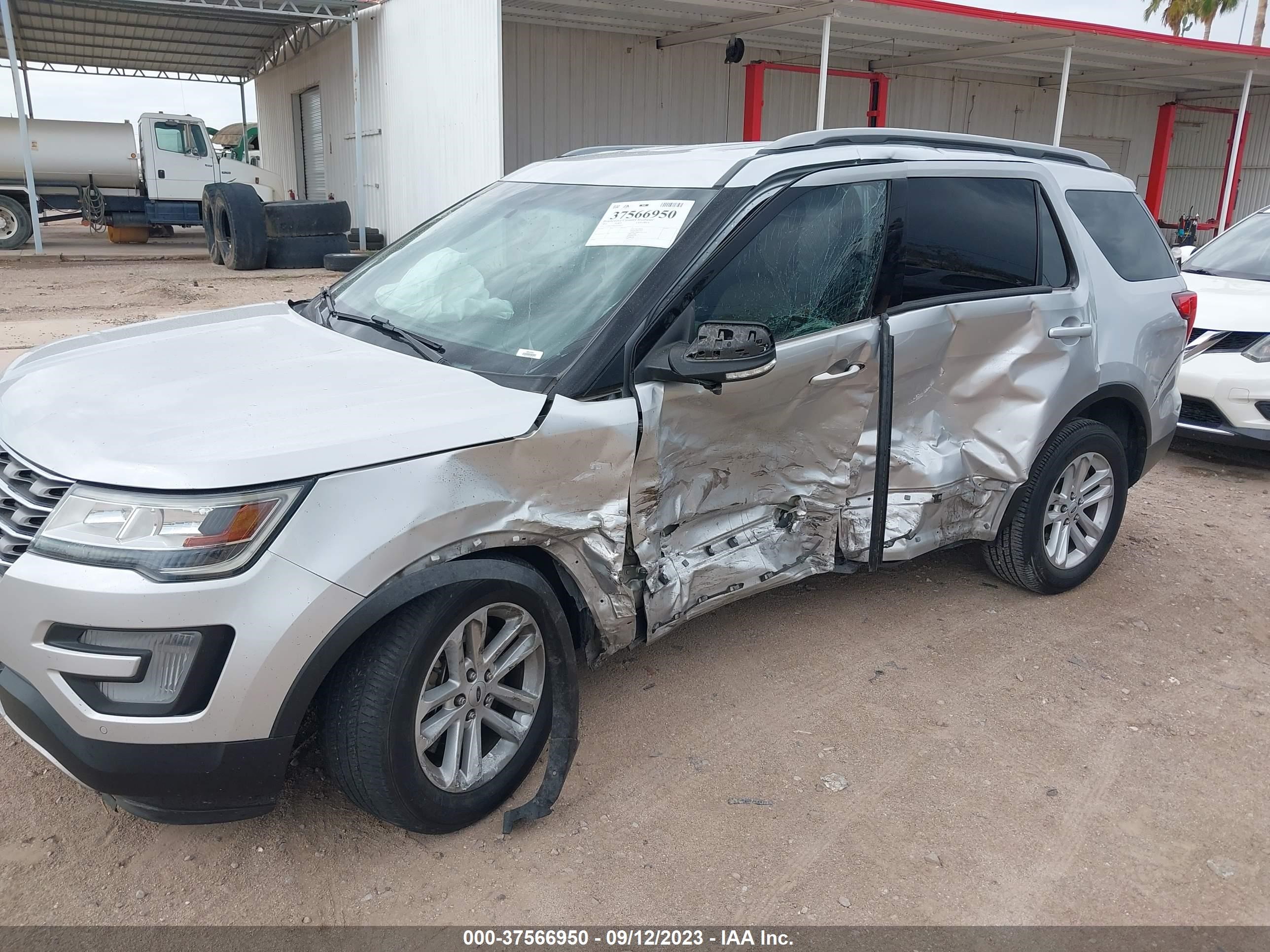 Photo 5 VIN: 1FM5K7D88GGD29017 - FORD EXPLORER 