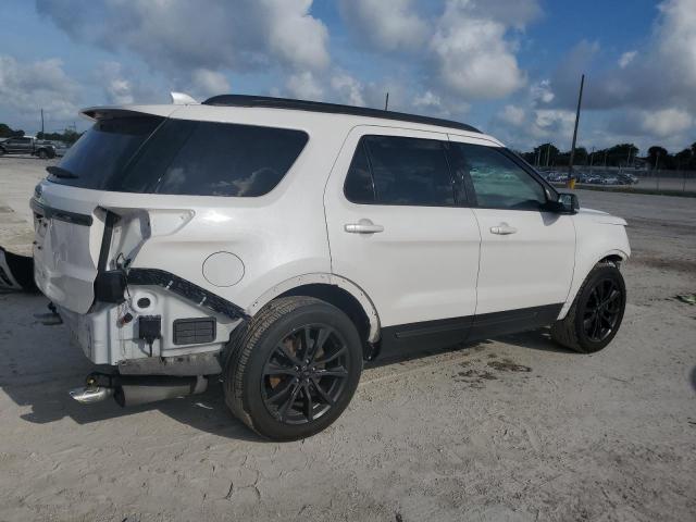 Photo 2 VIN: 1FM5K7D88HGD15894 - FORD EXPLORER 