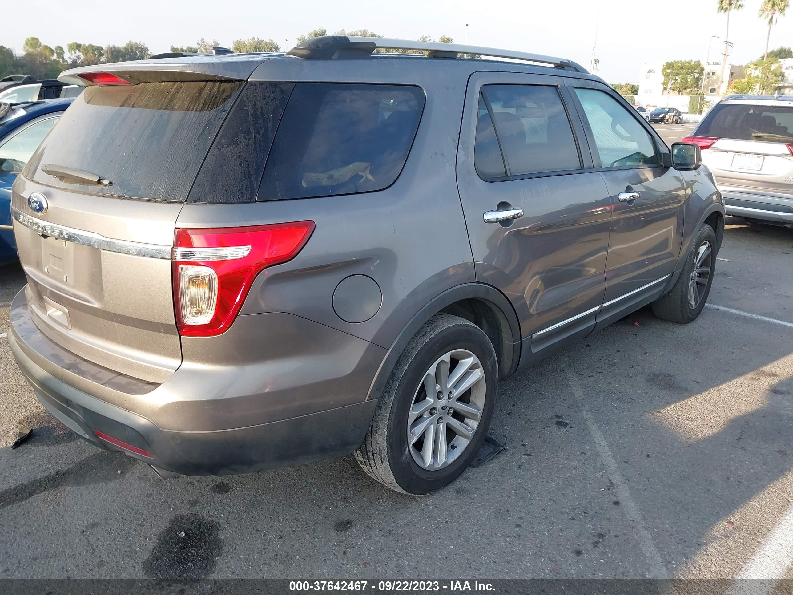 Photo 3 VIN: 1FM5K7D8XDGA50406 - FORD EXPLORER 