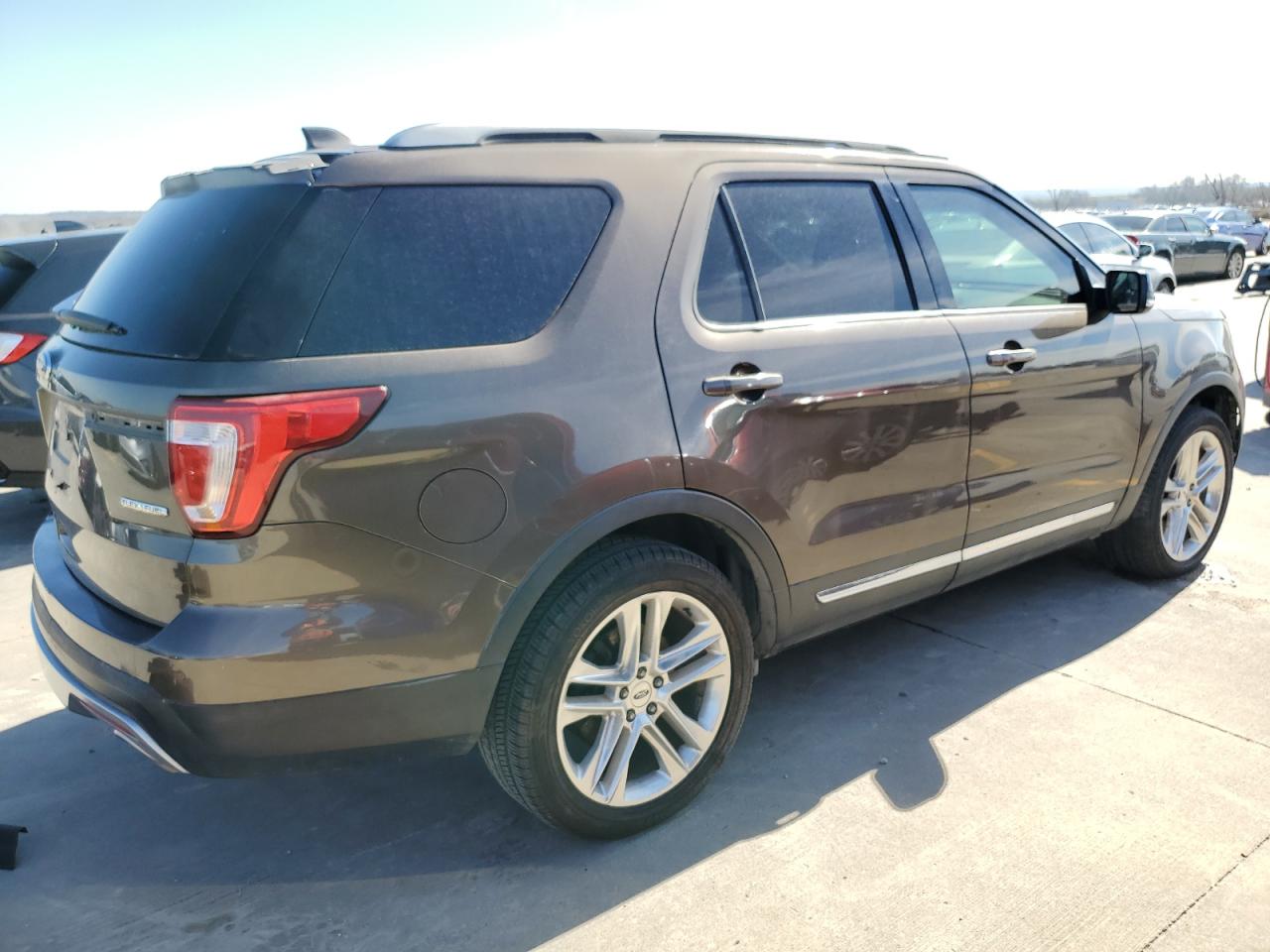 Photo 2 VIN: 1FM5K7D8XGGB71814 - FORD EXPLORER 