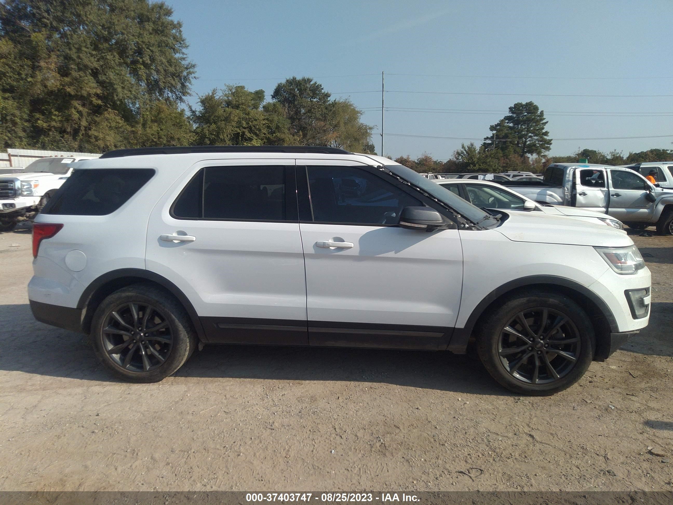 Photo 13 VIN: 1FM5K7D8XHGB62645 - FORD EXPLORER 