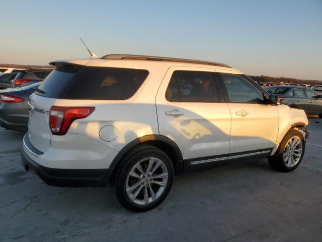 Photo 2 VIN: 1FM5K7D8XJGB87745 - FORD EXPLORER 