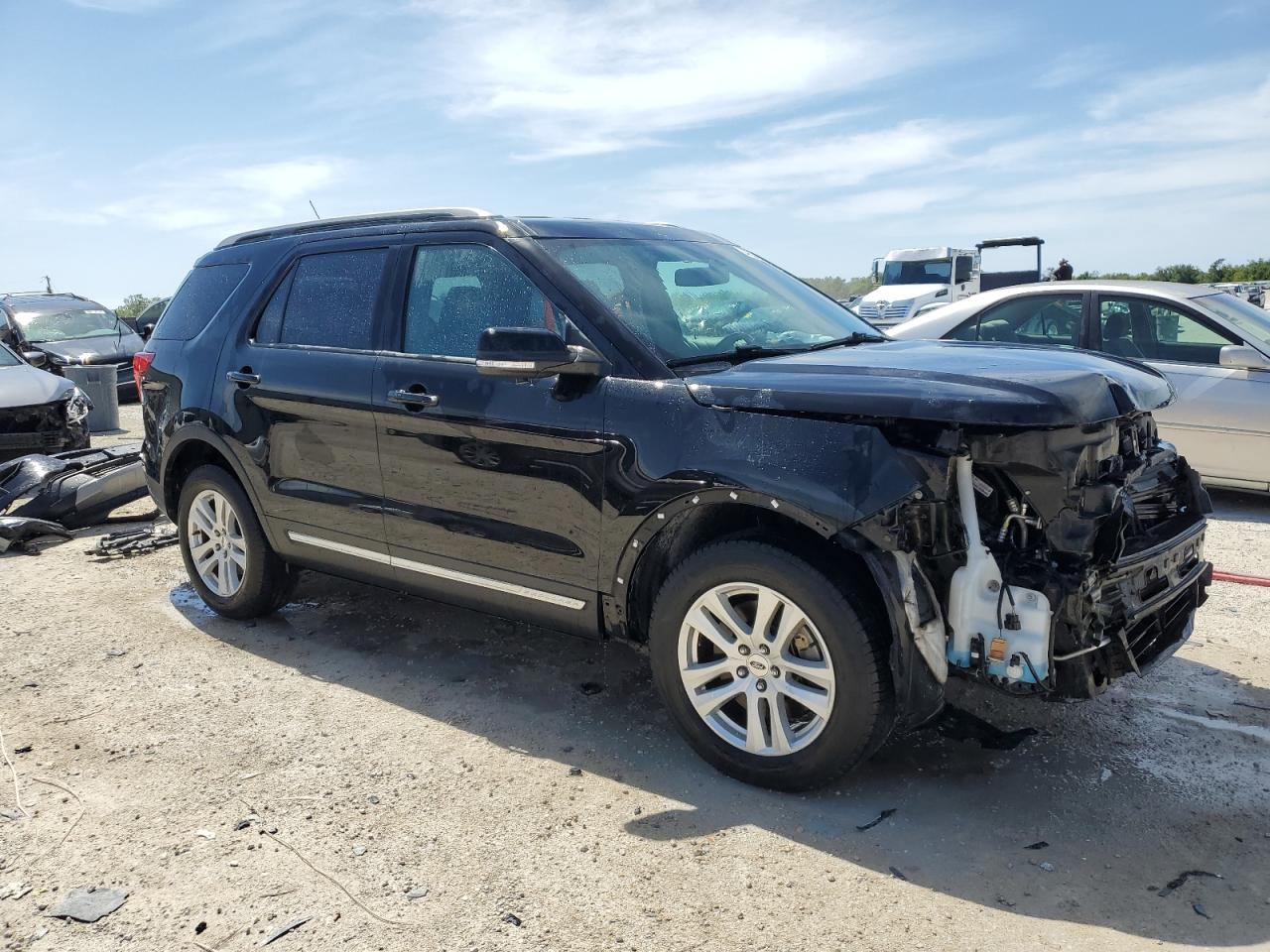 Photo 3 VIN: 1FM5K7D8XJGC32151 - FORD EXPLORER 