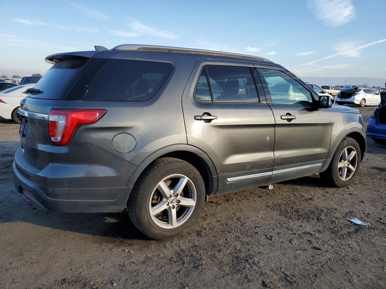 Photo 2 VIN: 1FM5K7D8XKGA73360 - FORD EXPLORER 