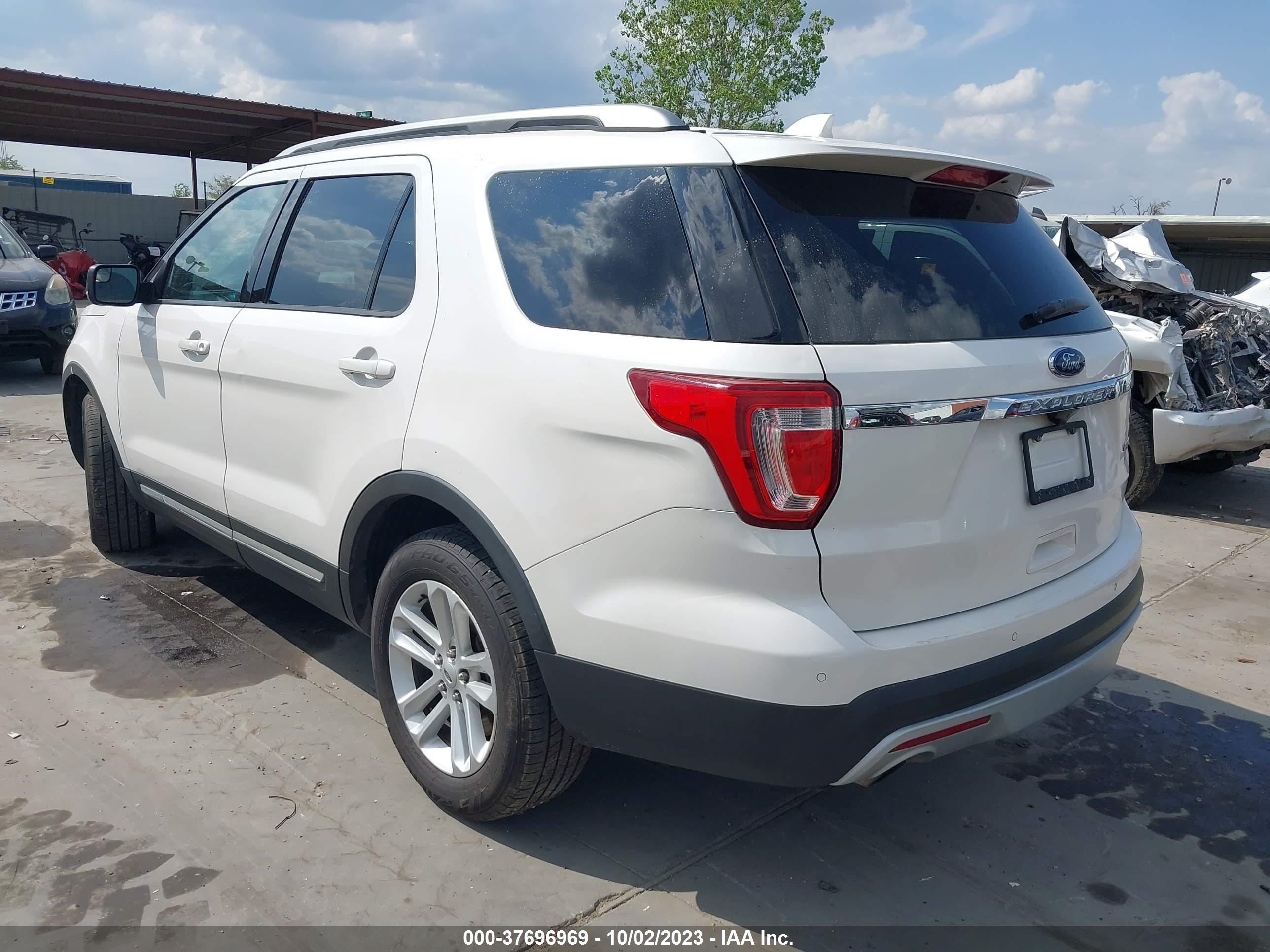 Photo 2 VIN: 1FM5K7DH1GGA61606 - FORD EXPLORER 