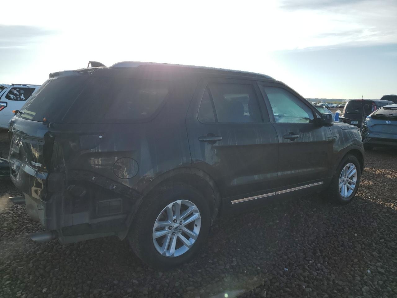 Photo 2 VIN: 1FM5K7DH5HGA61562 - FORD EXPLORER 