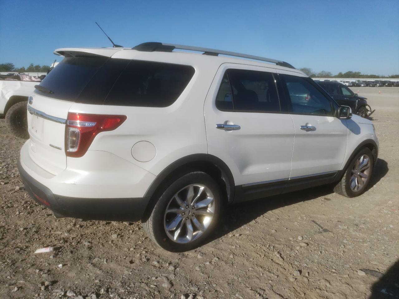 Photo 2 VIN: 1FM5K7F86EGA01427 - FORD EXPLORER 