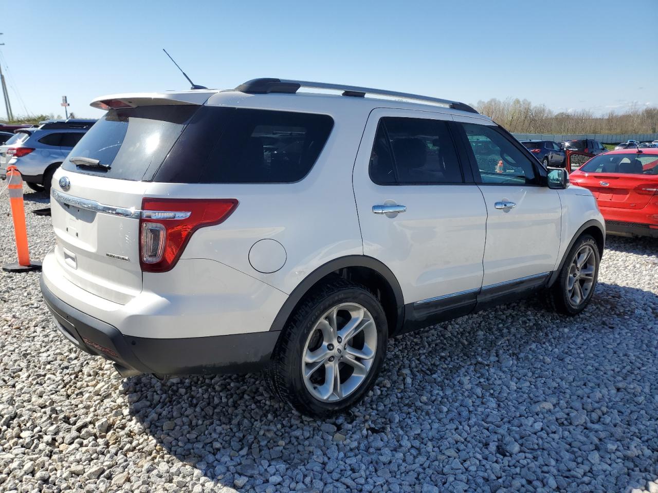 Photo 2 VIN: 1FM5K7F8XEGC57148 - FORD EXPLORER 