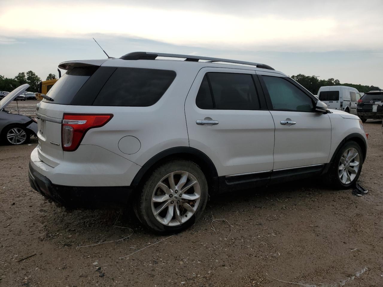 Photo 2 VIN: 1FM5K7F8XFGA85477 - FORD EXPLORER 