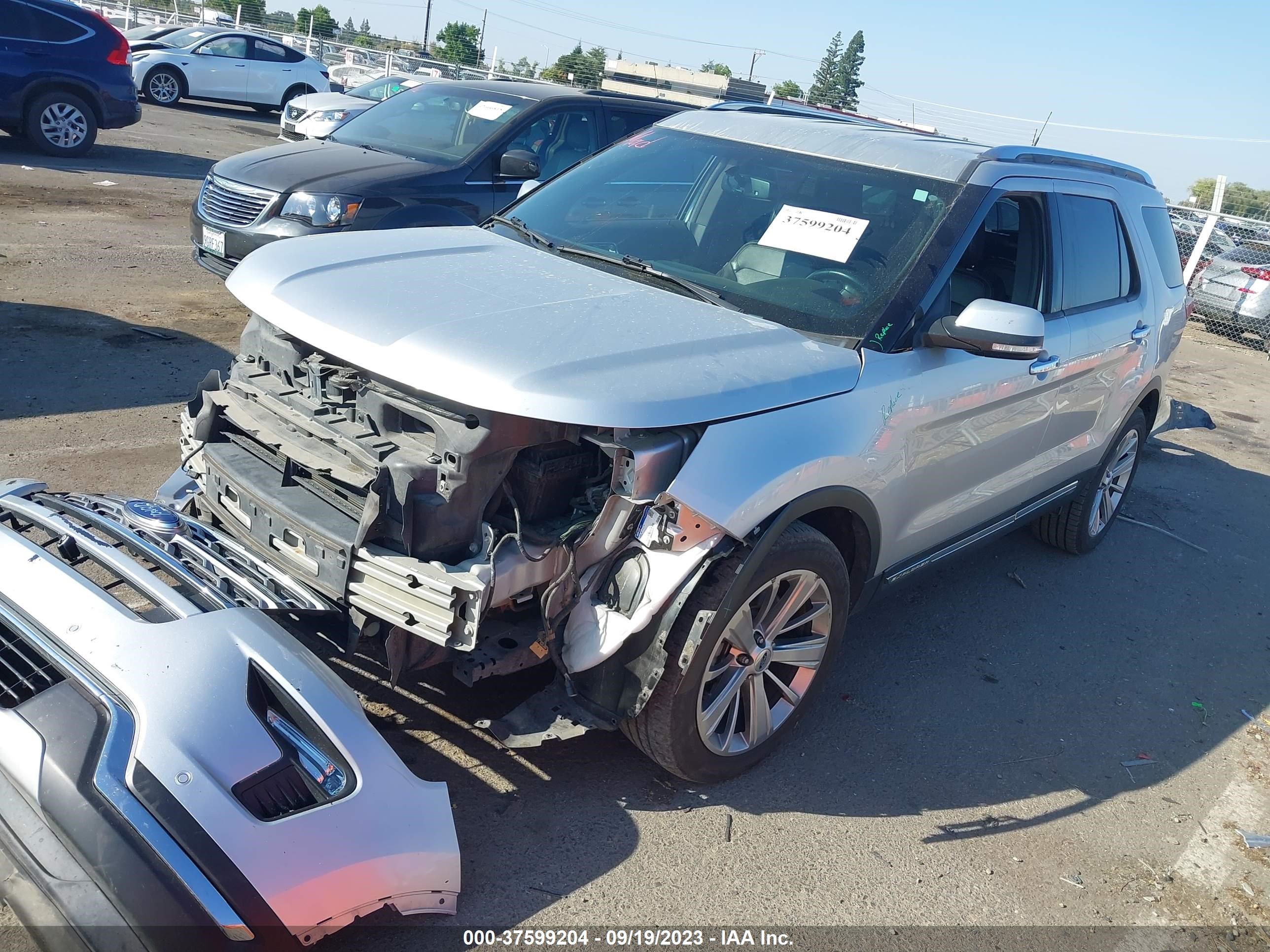 Photo 1 VIN: 1FM5K7F8XJGA37941 - FORD EXPLORER 