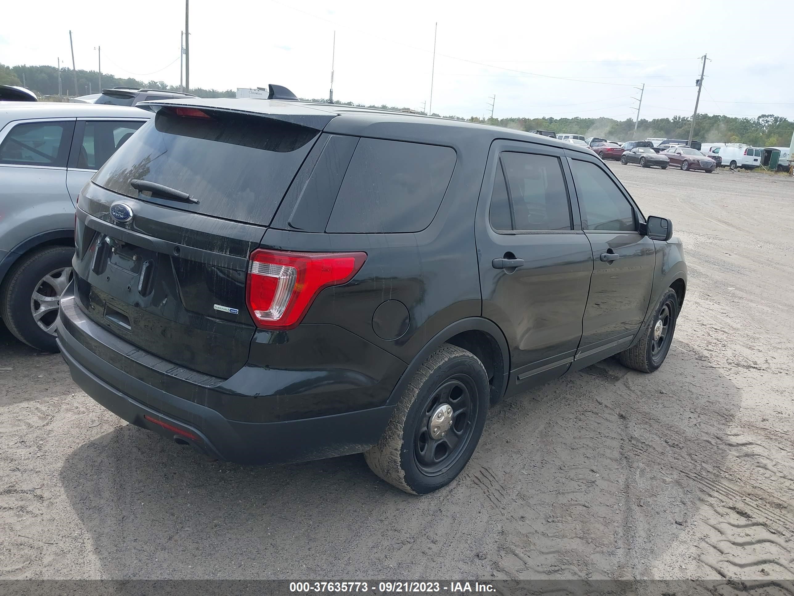 Photo 3 VIN: 1FM5K8AR0HGA17424 - FORD POLICE 