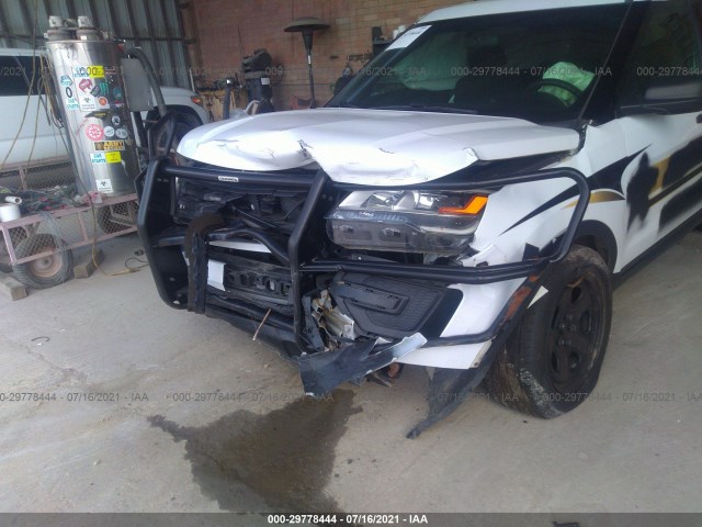 Photo 5 VIN: 1FM5K8AR3GGB44618 - FORD UTILITY POLICE 