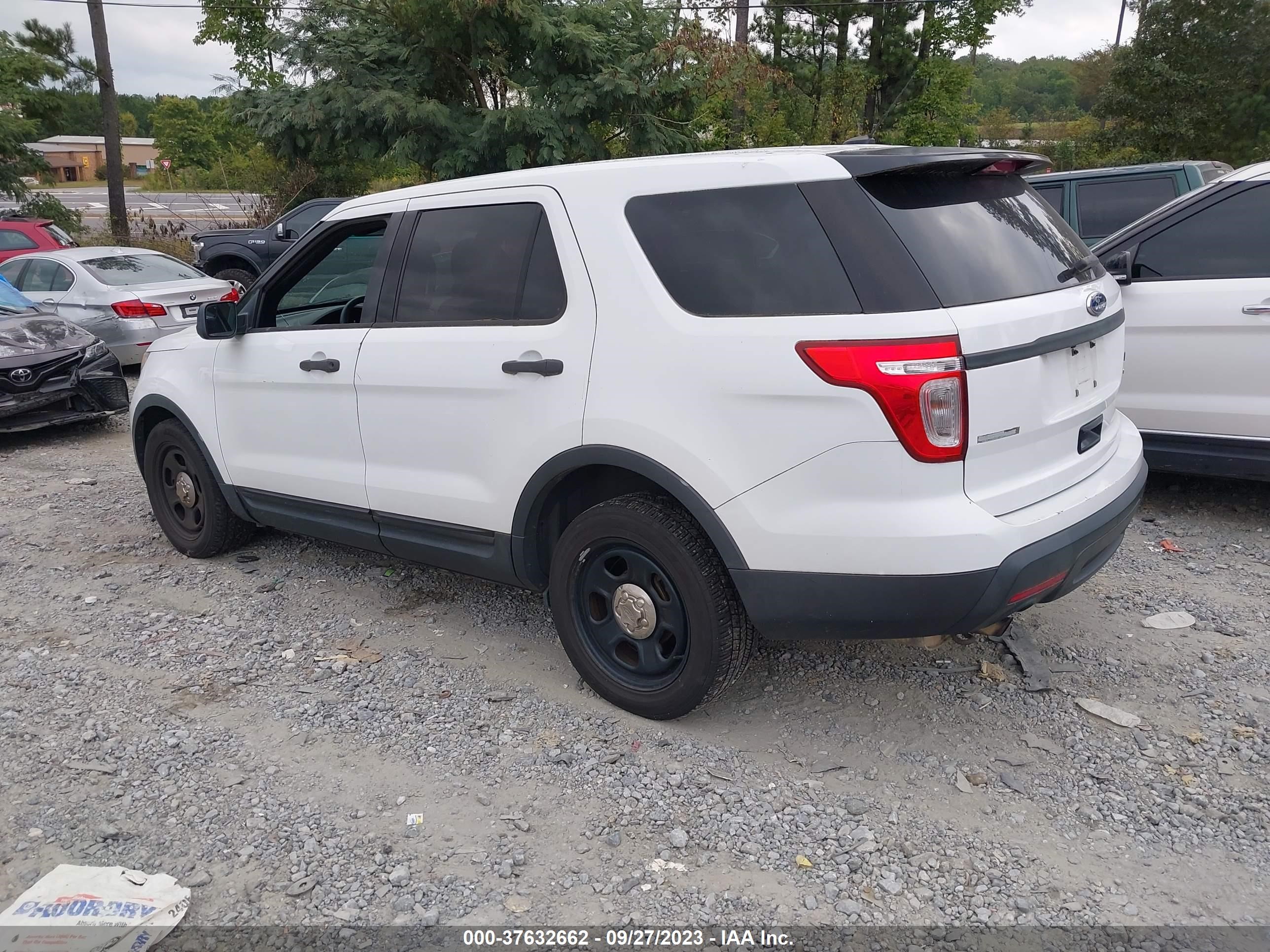 Photo 2 VIN: 1FM5K8AR5DGA33998 - FORD POLICE 