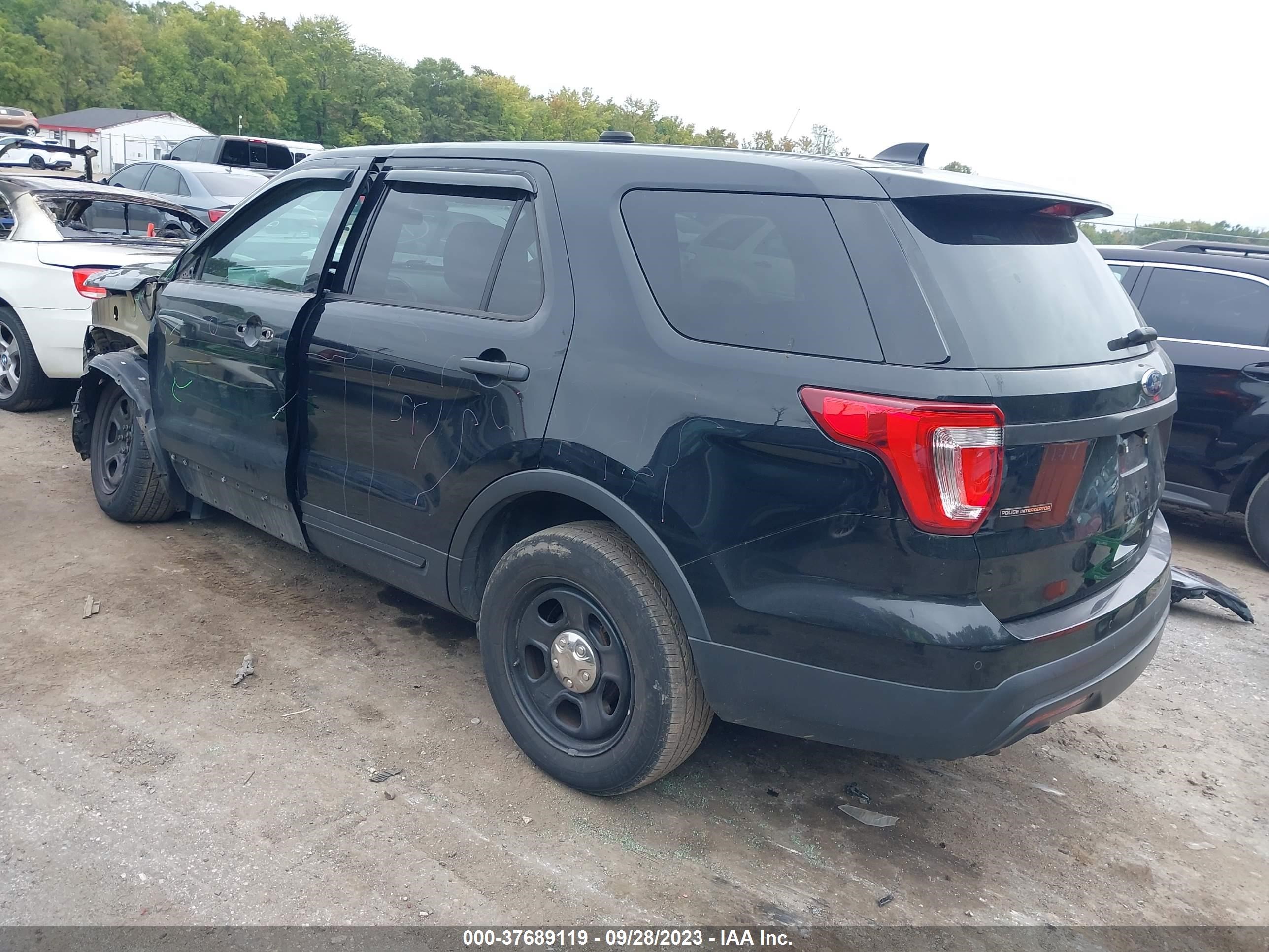 Photo 2 VIN: 1FM5K8AR8HGD57436 - FORD POLICE INTERCEPTOR 