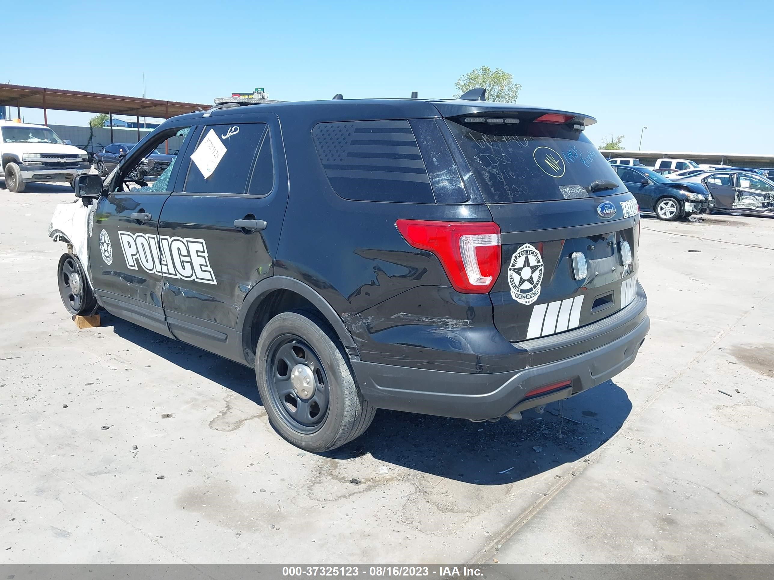 Photo 2 VIN: 1FM5K8ARXJGB12269 - FORD POLICE 