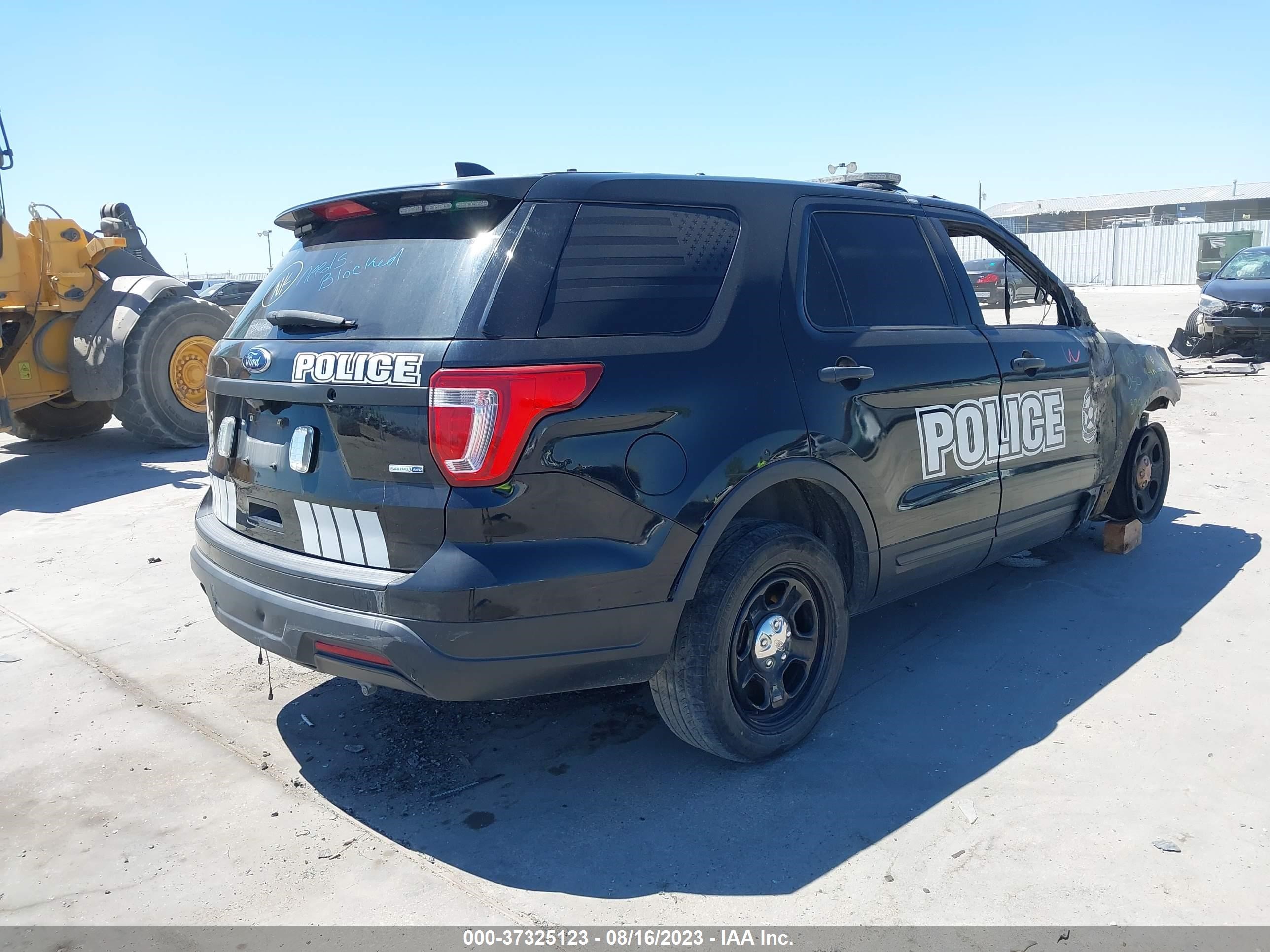 Photo 3 VIN: 1FM5K8ARXJGB12269 - FORD POLICE 