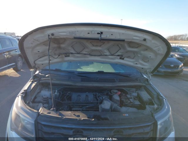 Photo 9 VIN: 1FM5K8ARXJGB34689 - FORD EXPLORER 