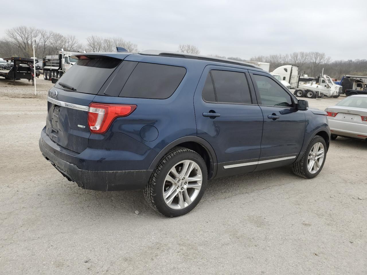 Photo 2 VIN: 1FM5K8D80GGC99940 - FORD EXPLORER 