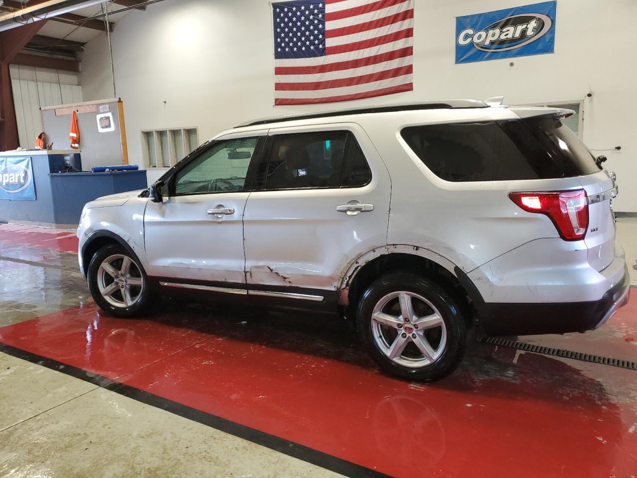 Photo 1 VIN: 1FM5K8D80HGD47650 - FORD EXPLORER 