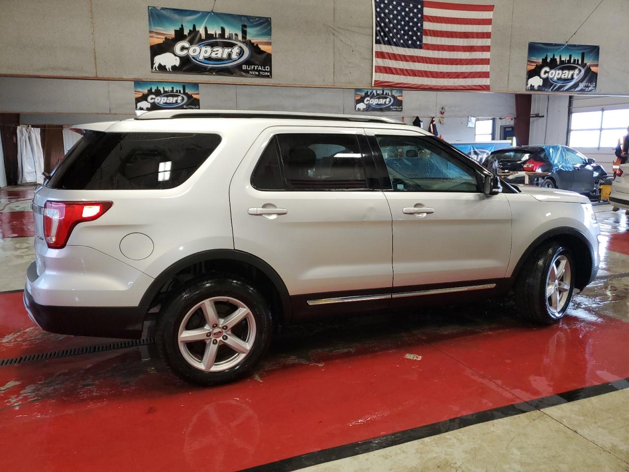 Photo 2 VIN: 1FM5K8D80HGD47650 - FORD EXPLORER 