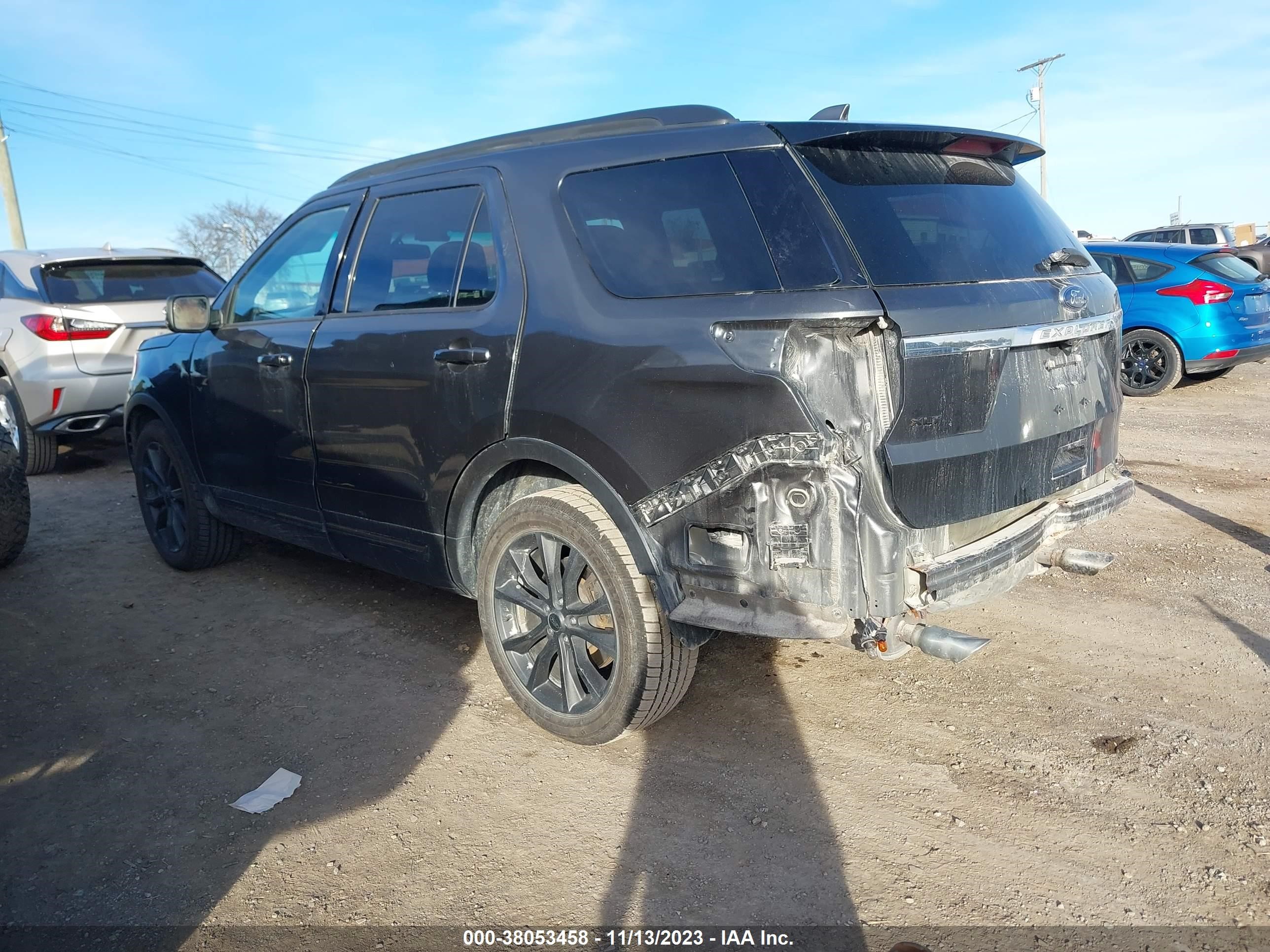 Photo 2 VIN: 1FM5K8D81HGA02191 - FORD EXPLORER 