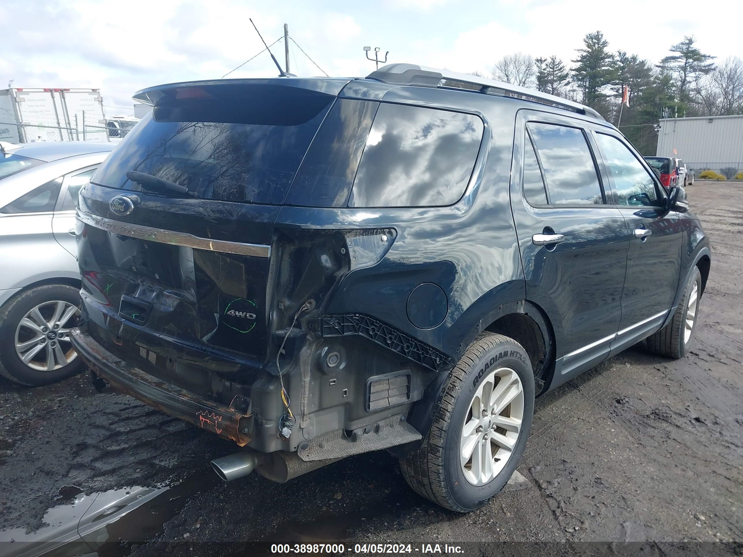 Photo 3 VIN: 1FM5K8D82FGB54381 - FORD EXPLORER 