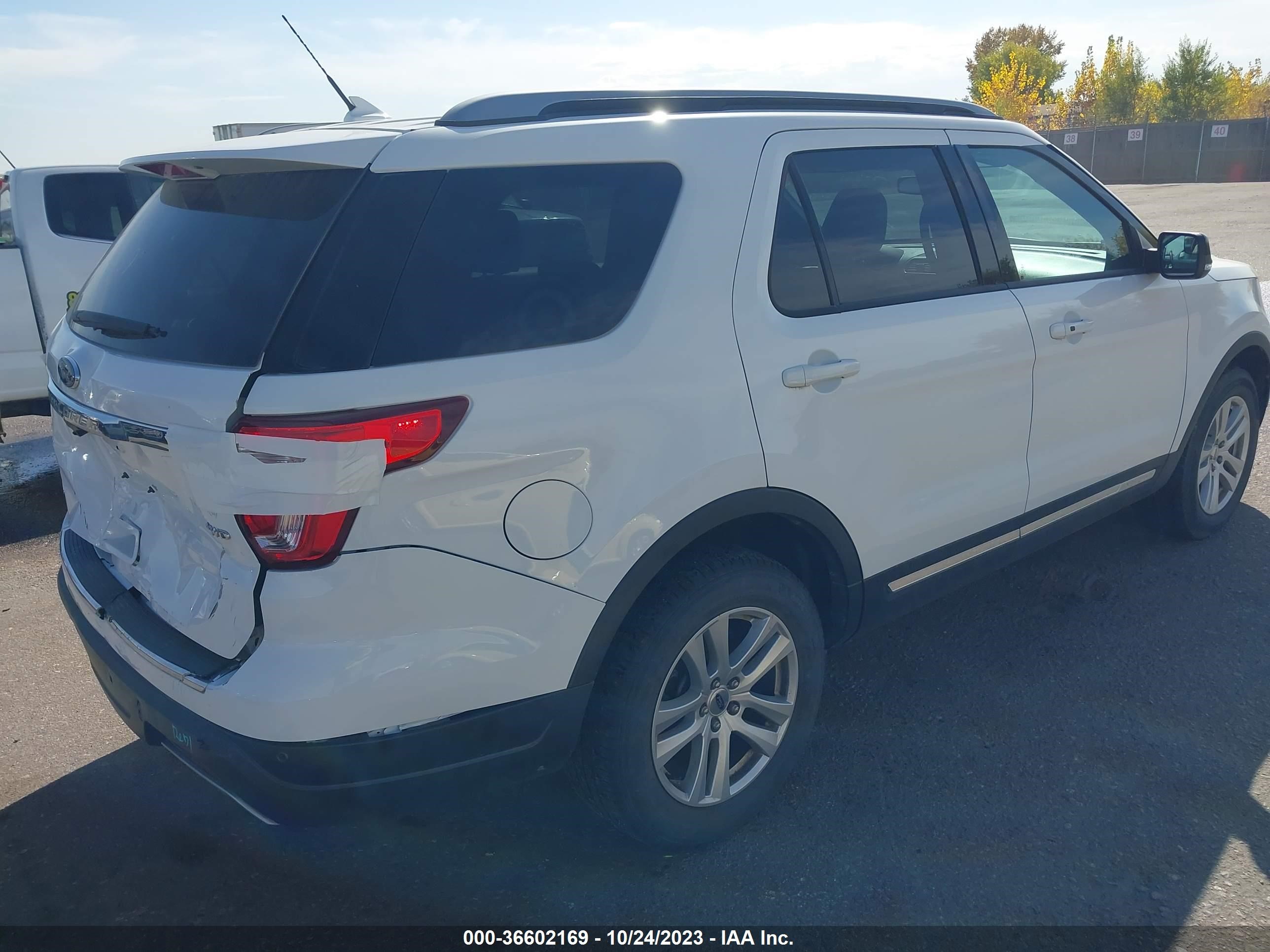 Photo 3 VIN: 1FM5K8D83JGA20083 - FORD EXPLORER 