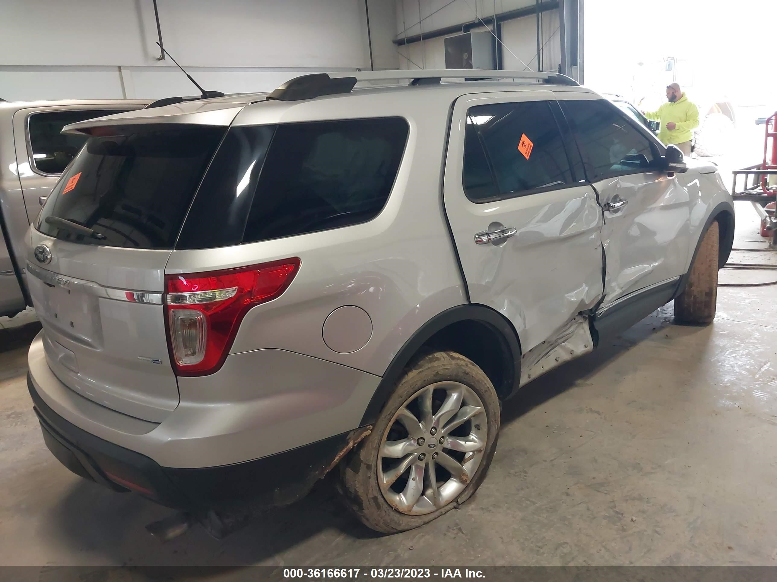 Photo 3 VIN: 1FM5K8D84EGA74160 - FORD EXPLORER 