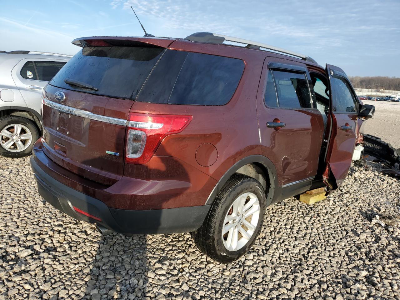 Photo 2 VIN: 1FM5K8D84FGB04257 - FORD EXPLORER 