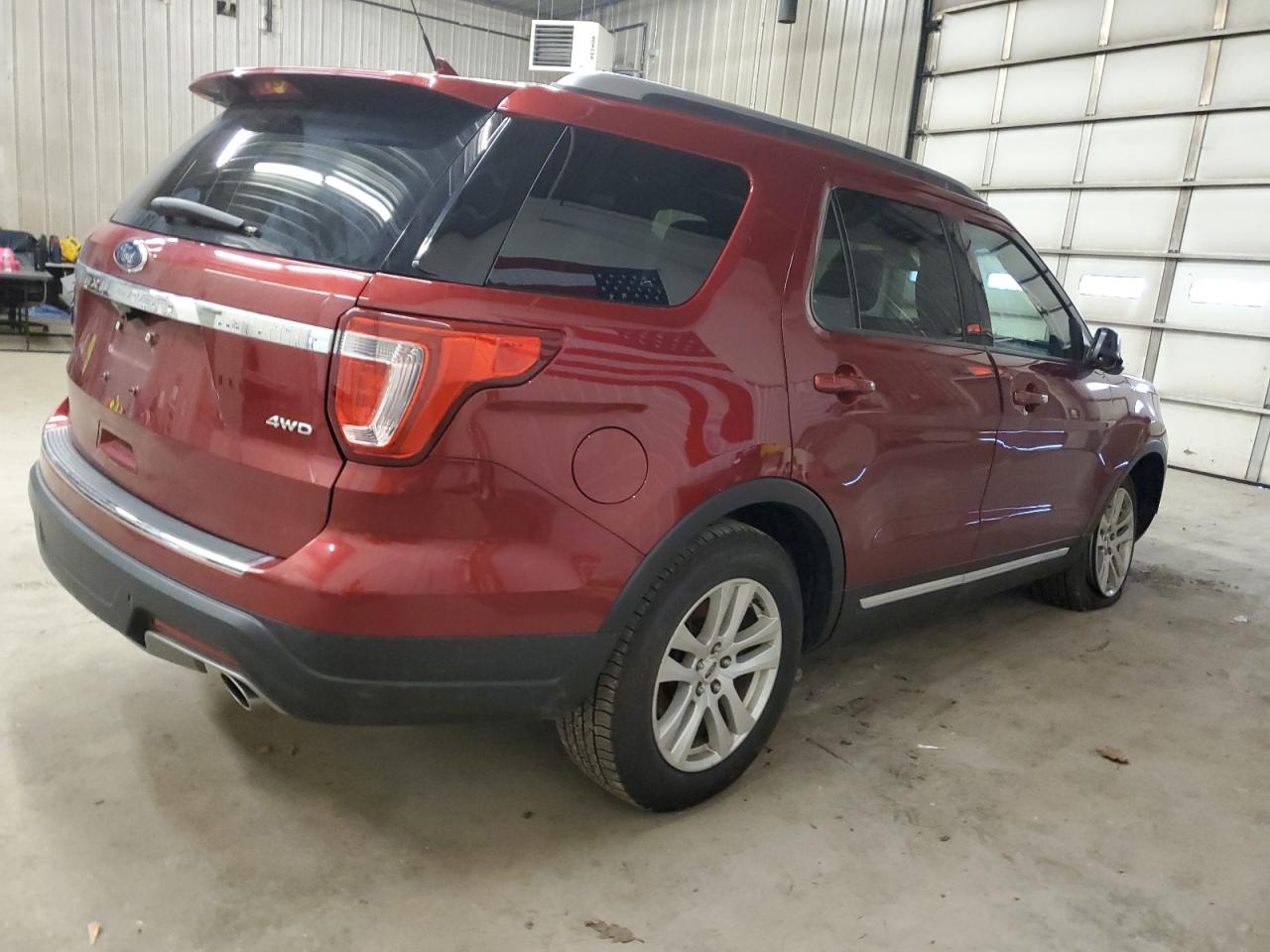 Photo 2 VIN: 1FM5K8D84JGB94132 - FORD EXPLORER 