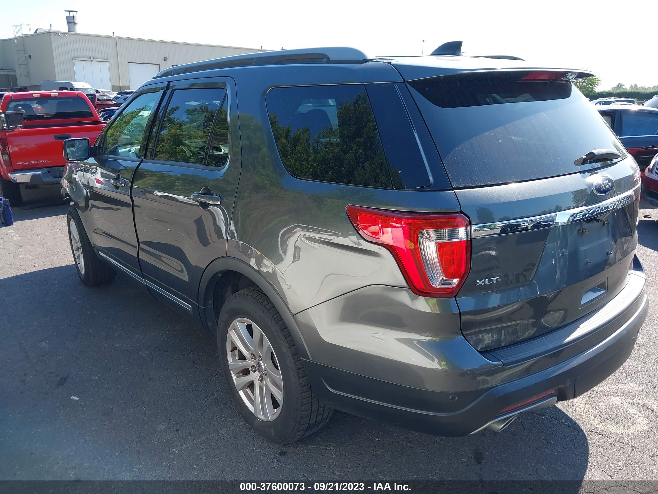 Photo 2 VIN: 1FM5K8D84JGC73803 - FORD EXPLORER 