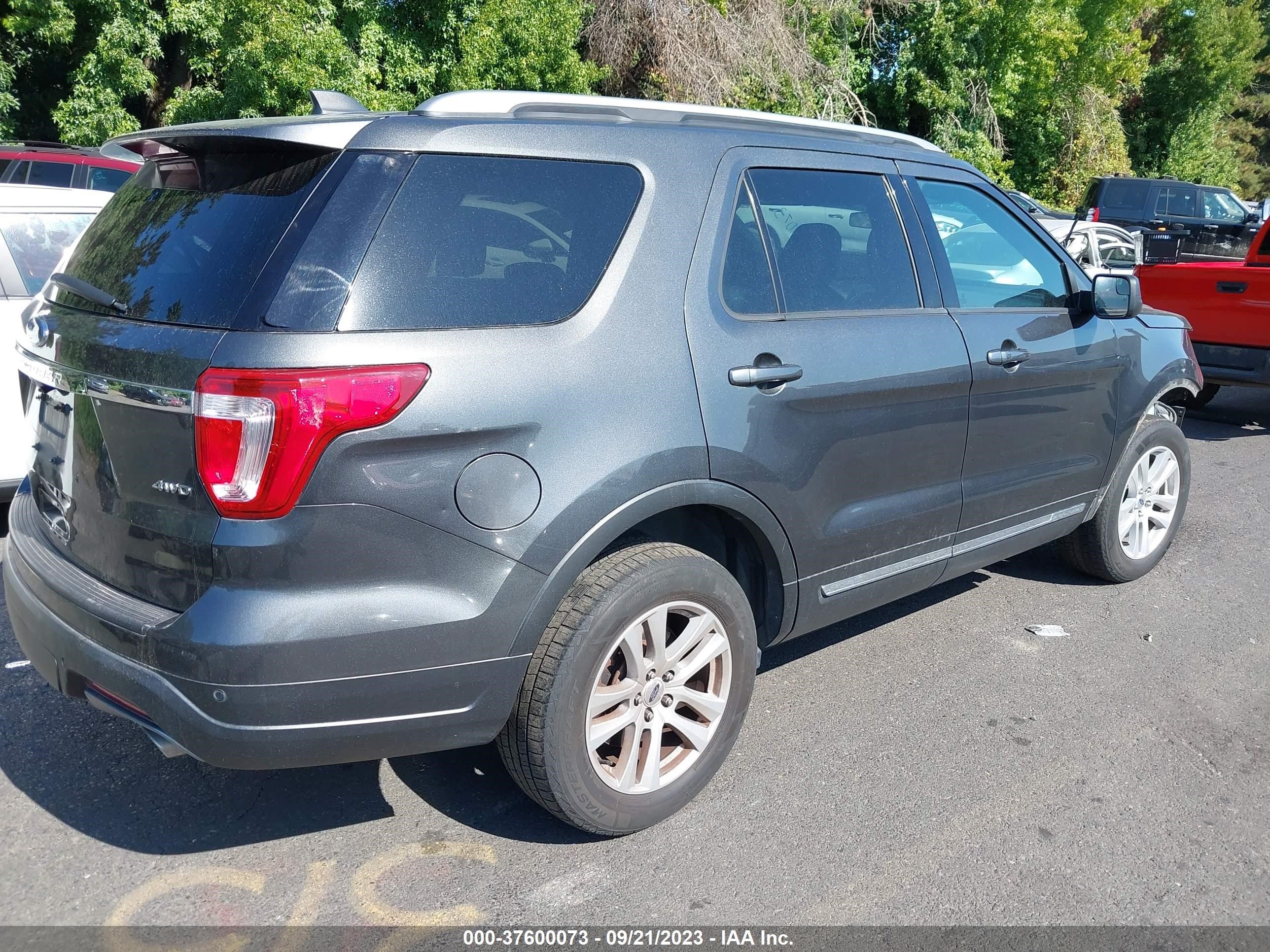 Photo 3 VIN: 1FM5K8D84JGC73803 - FORD EXPLORER 