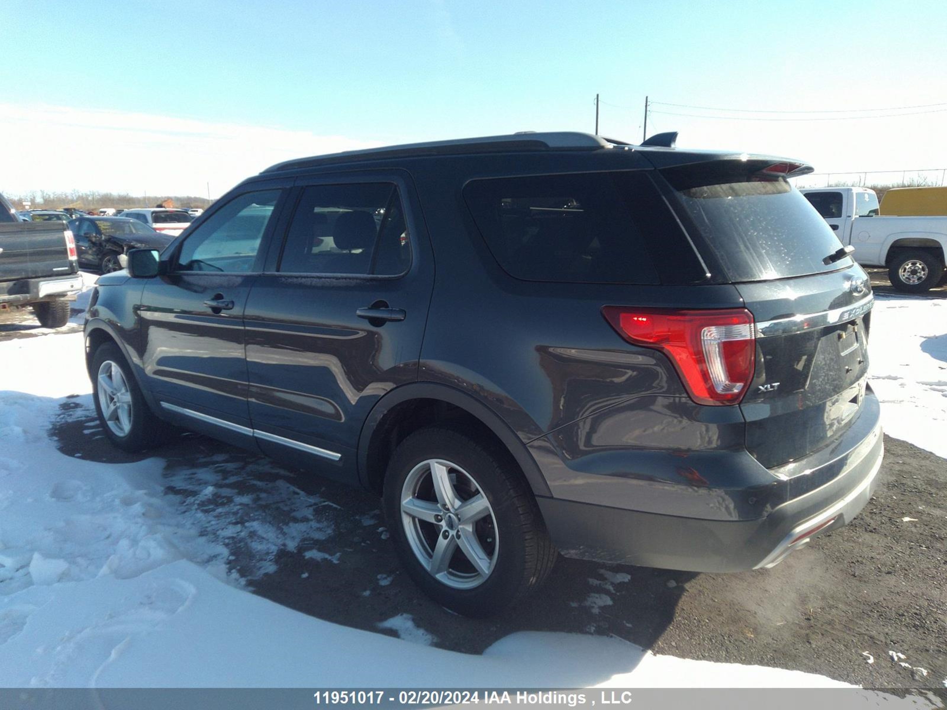 Photo 2 VIN: 1FM5K8D86HGD27595 - FORD EXPLORER 