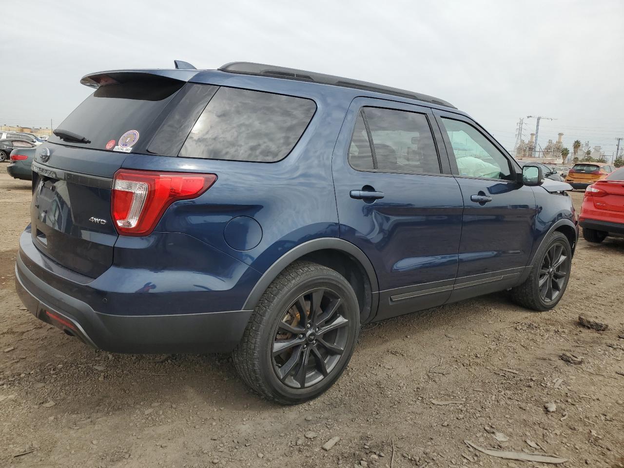 Photo 2 VIN: 1FM5K8D86HGE23856 - FORD EXPLORER 