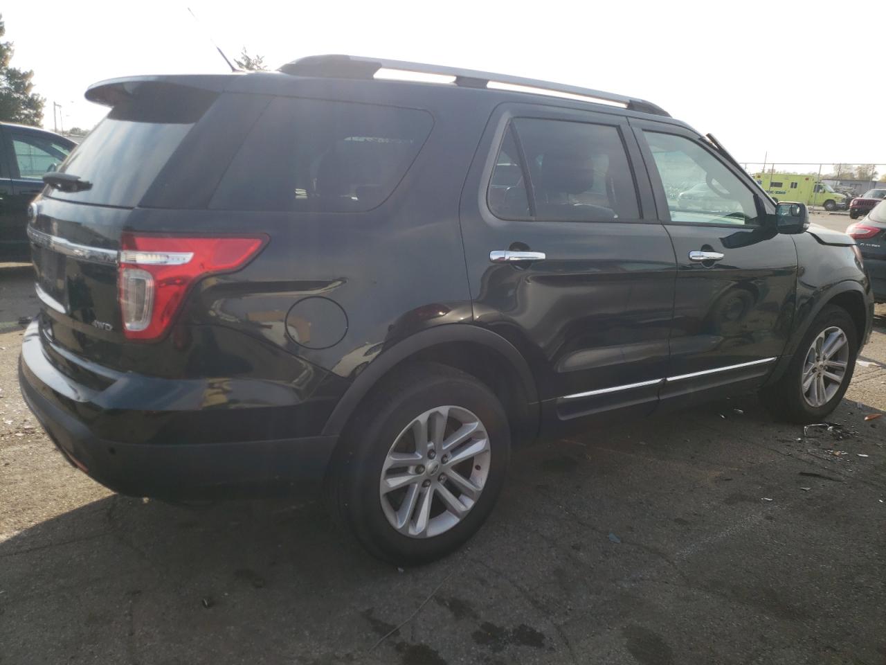 Photo 2 VIN: 1FM5K8D88DGC68740 - FORD EXPLORER 