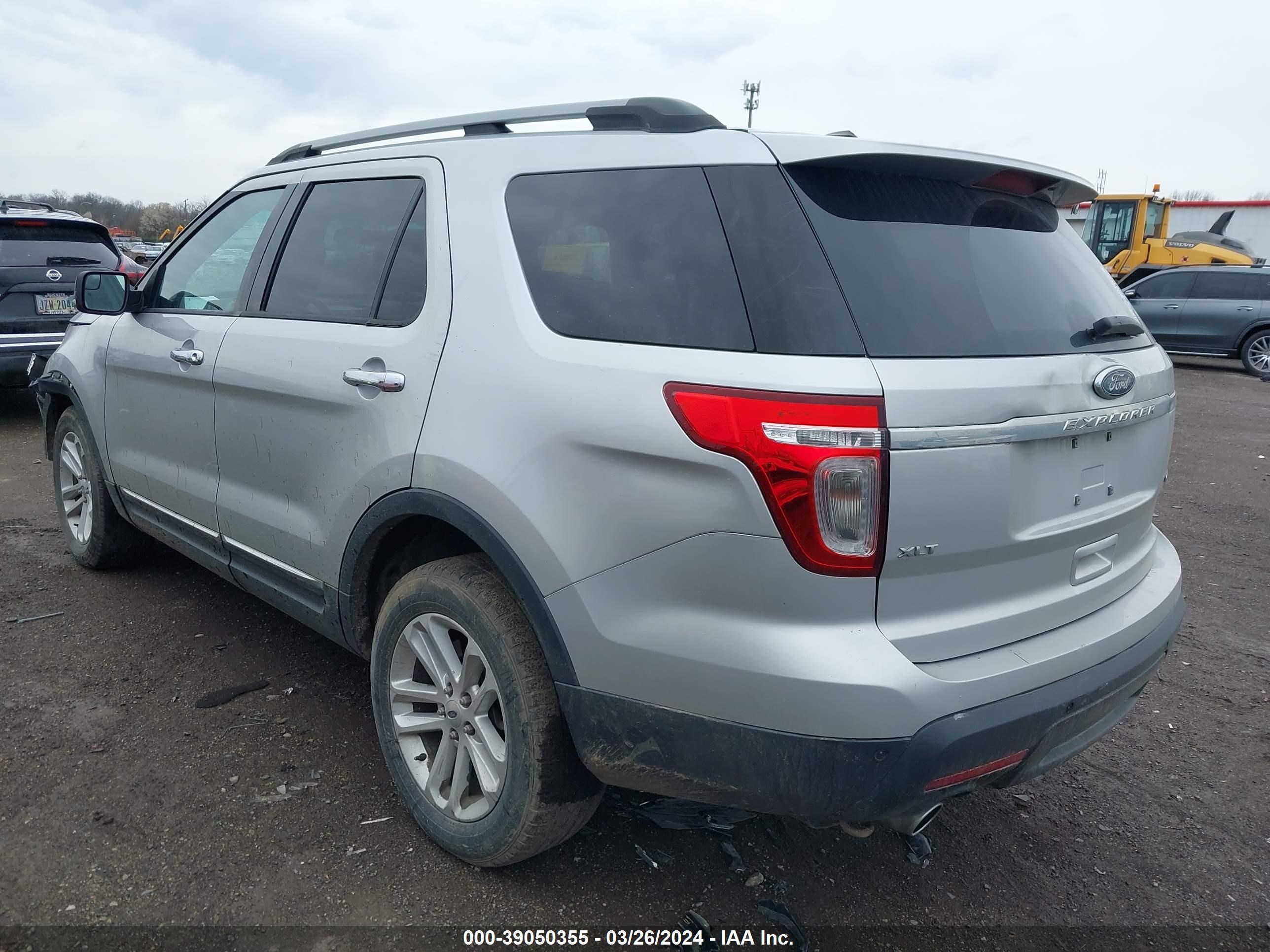 Photo 2 VIN: 1FM5K8D88FGB03841 - FORD EXPLORER 