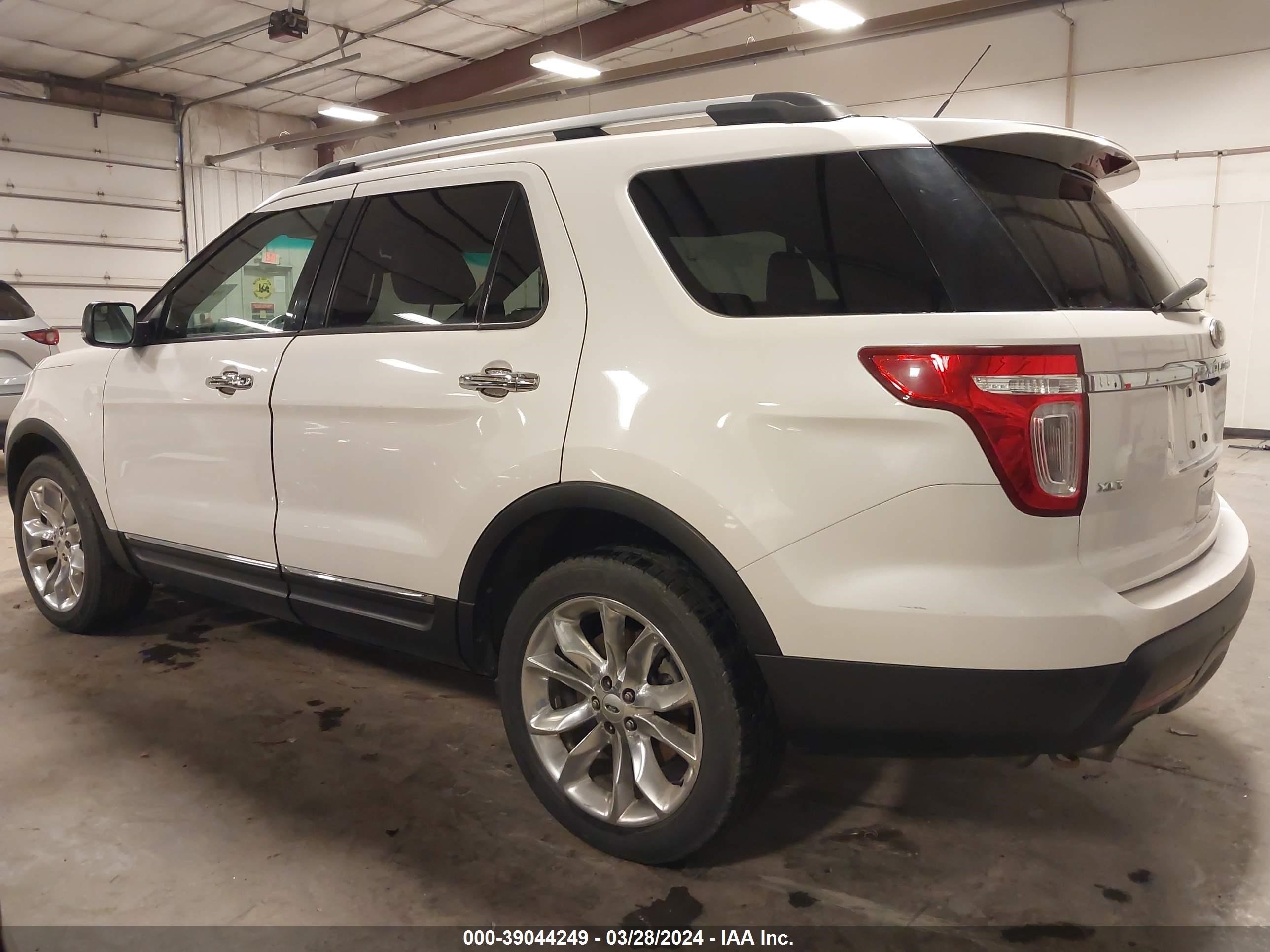 Photo 13 VIN: 1FM5K8D89EGB36359 - FORD EXPLORER 