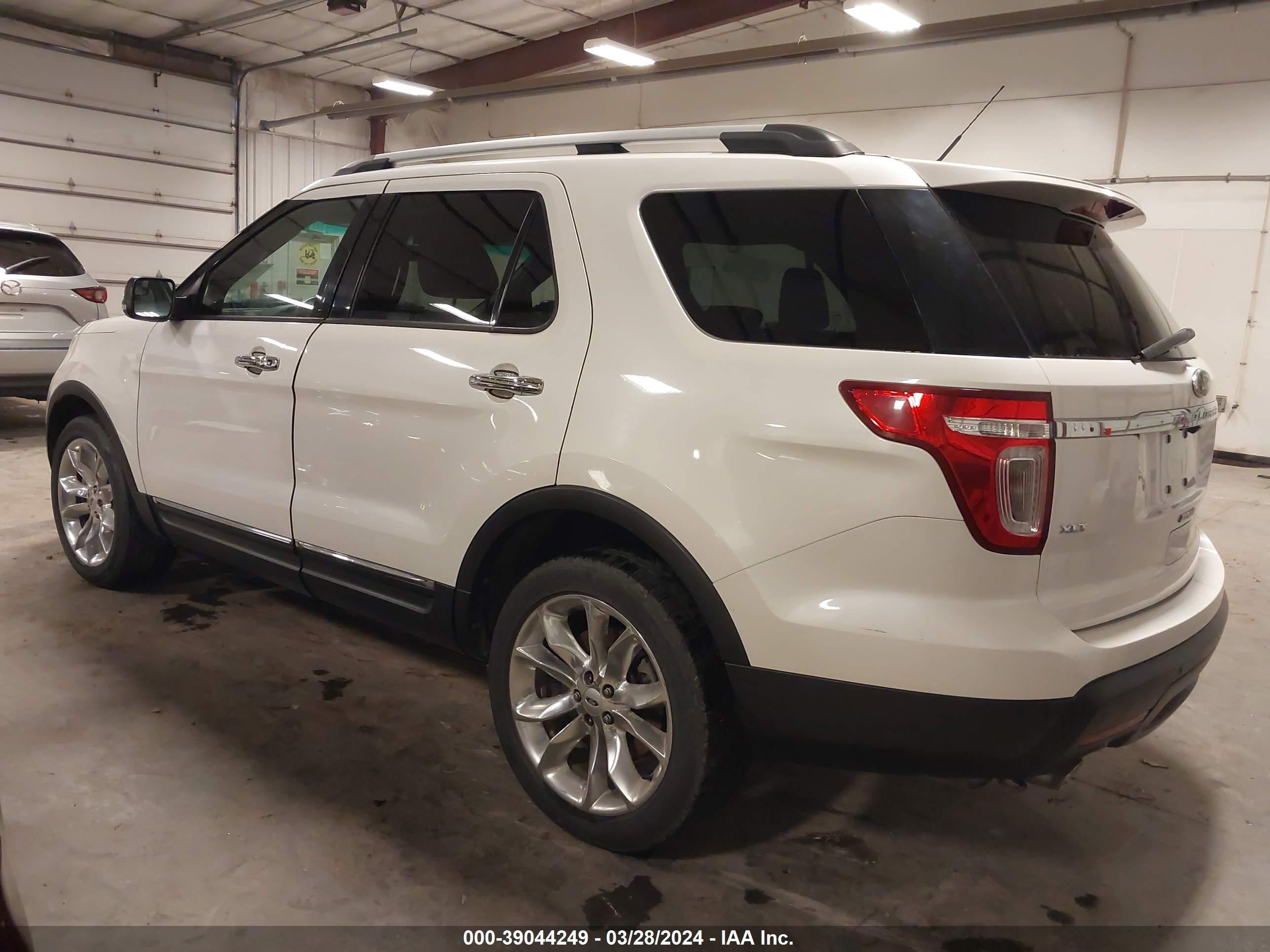 Photo 2 VIN: 1FM5K8D89EGB36359 - FORD EXPLORER 