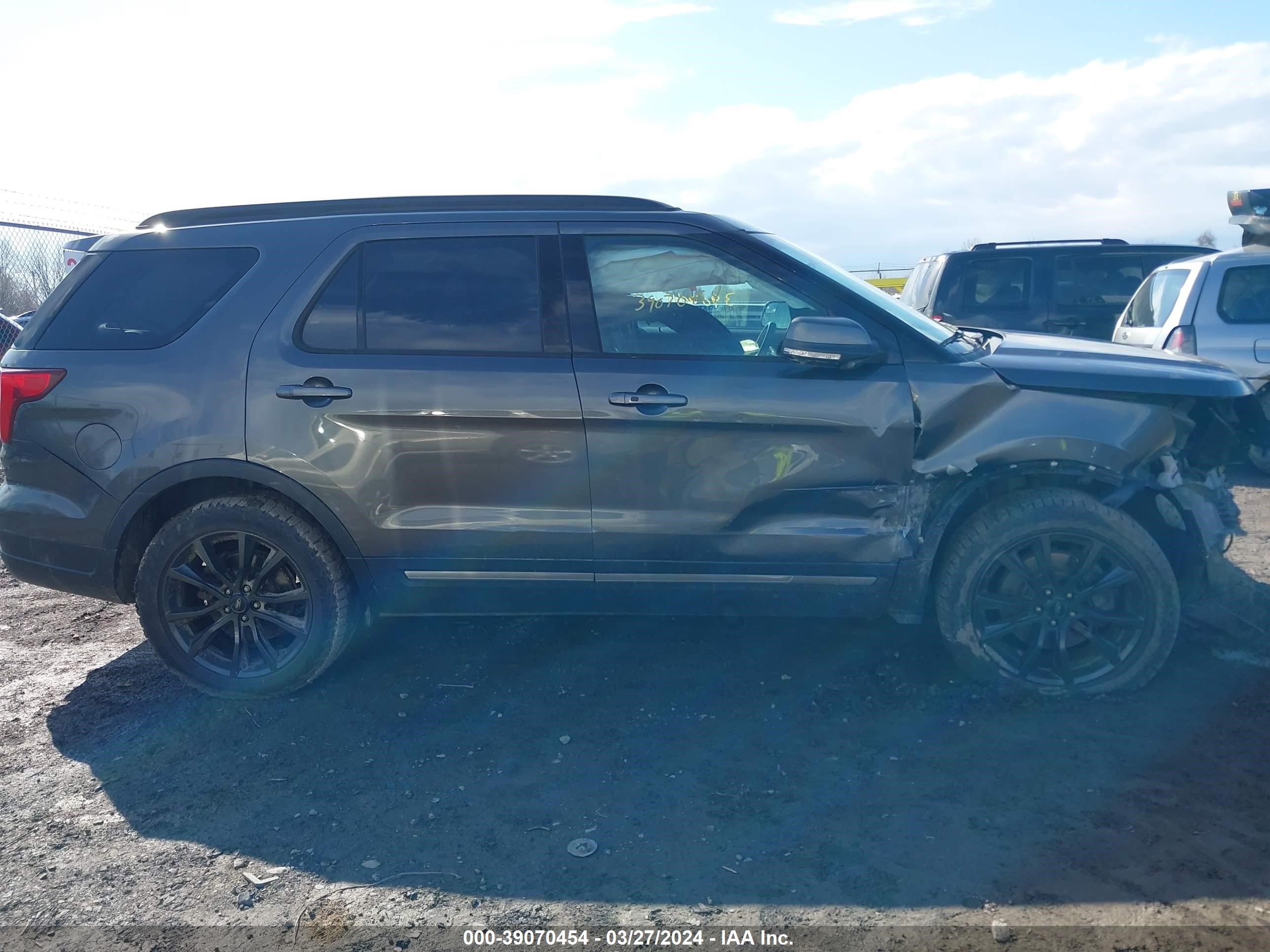 Photo 11 VIN: 1FM5K8DH1JGC61169 - FORD EXPLORER 