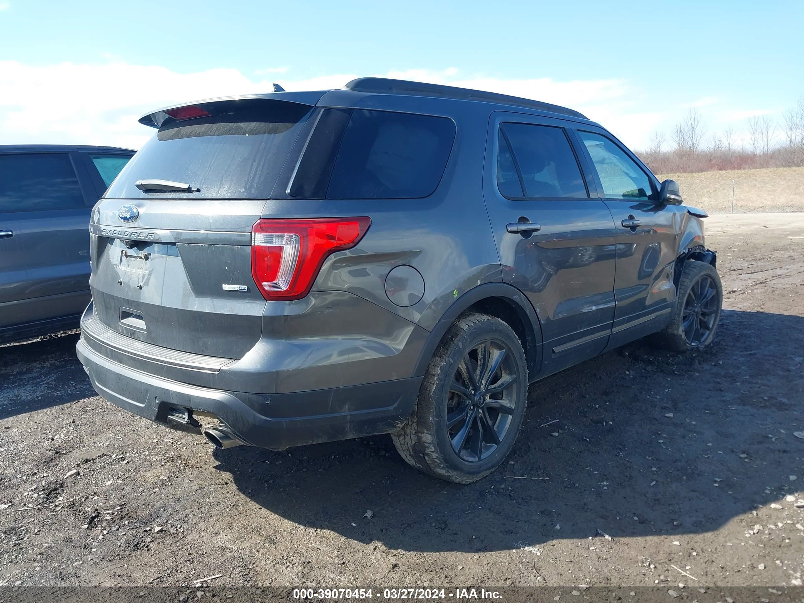 Photo 3 VIN: 1FM5K8DH1JGC61169 - FORD EXPLORER 