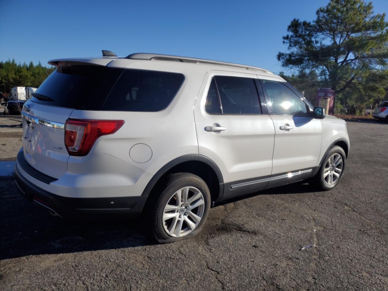 Photo 2 VIN: 1FM5K8DH9JGA40791 - FORD EXPLORER 