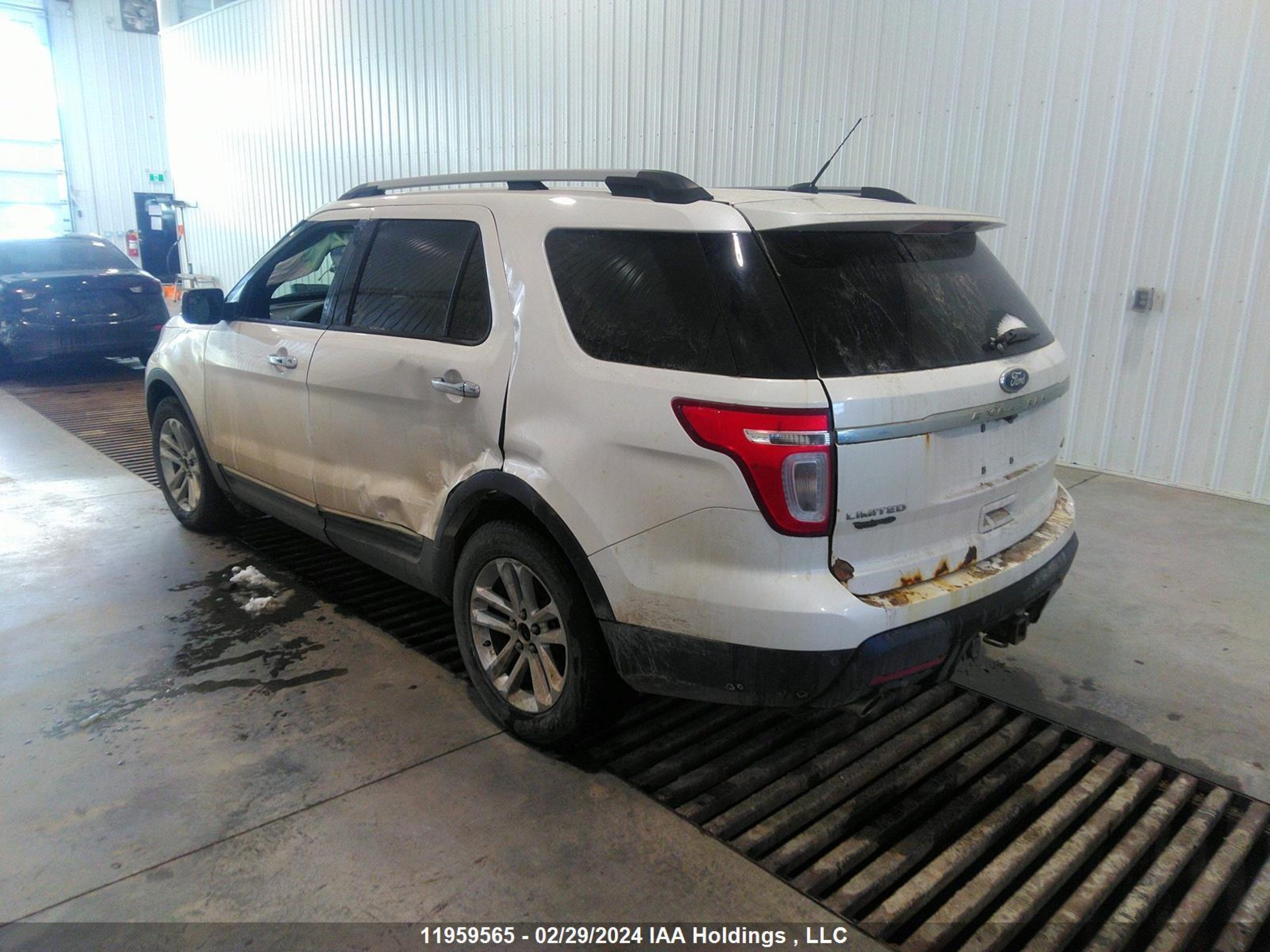 Photo 2 VIN: 1FM5K8F86DGB16775 - FORD EXPLORER 