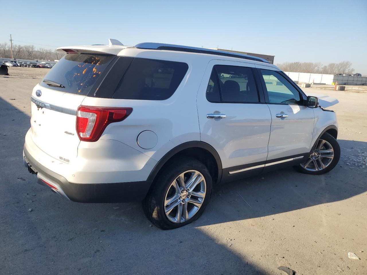 Photo 2 VIN: 1FM5K8F8XHGC54504 - FORD EXPLORER 