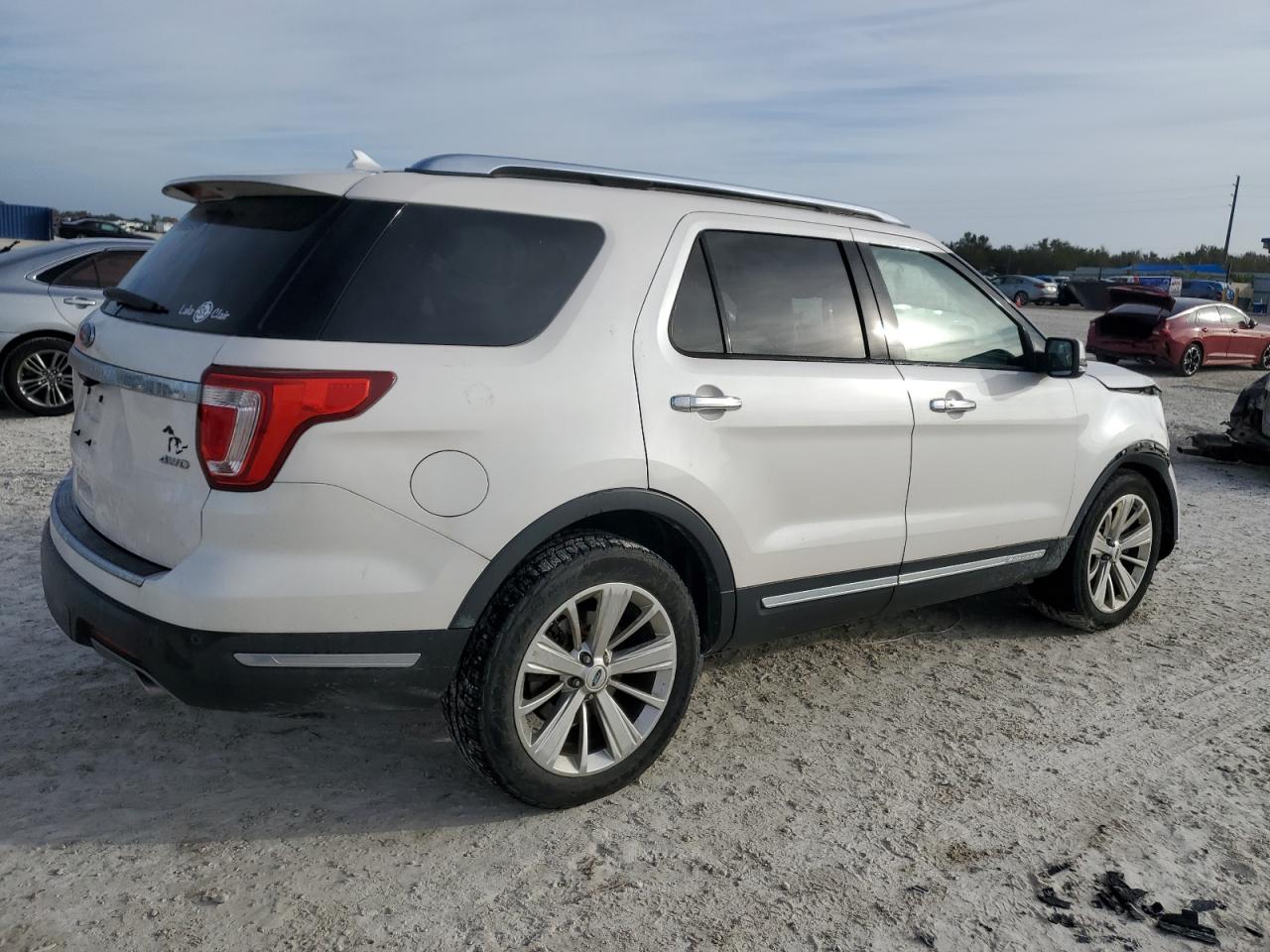 Photo 2 VIN: 1FM5K8F8XKGB16260 - FORD EXPLORER 