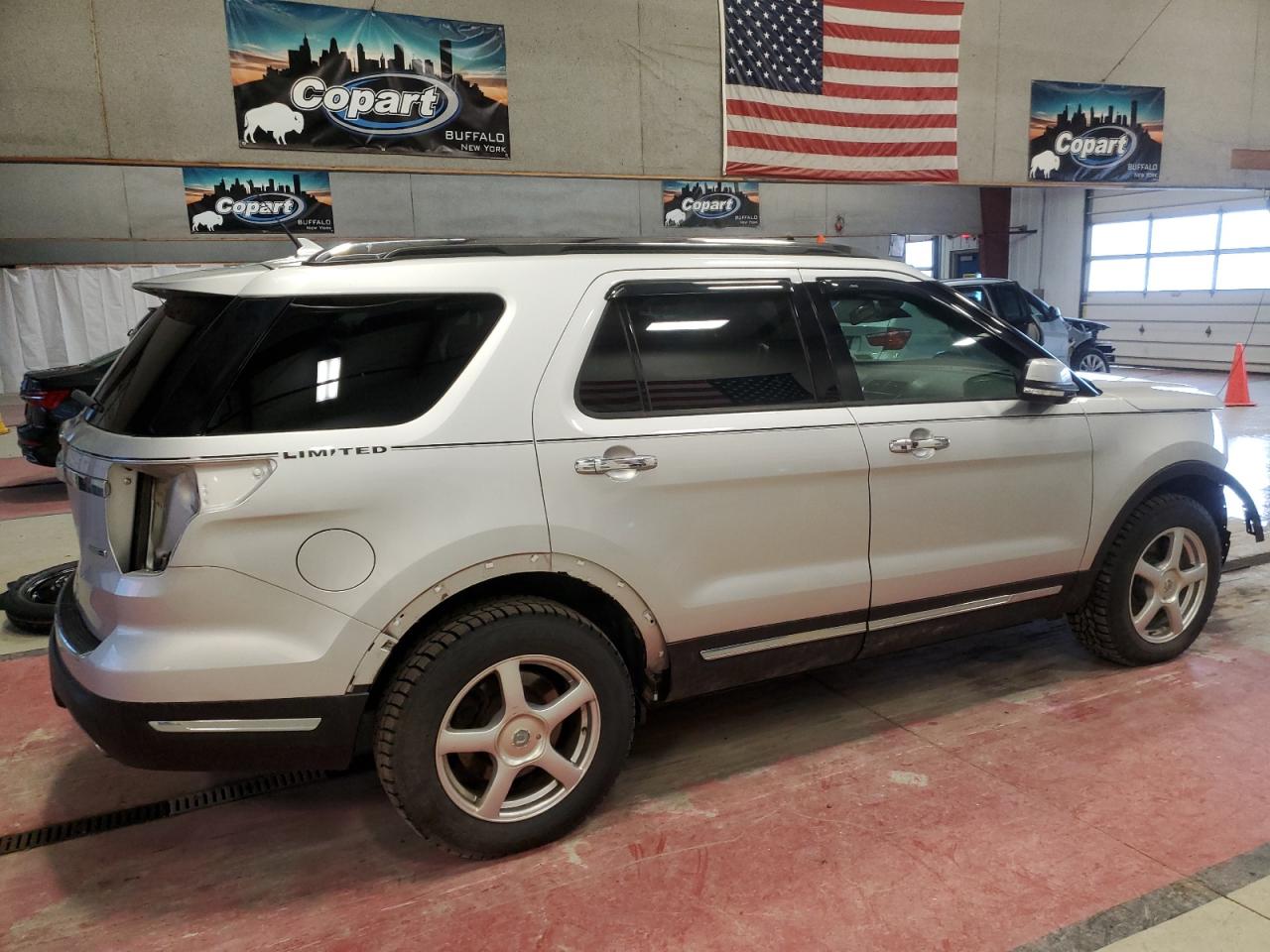 Photo 2 VIN: 1FM5K8FH1JGC39945 - FORD EXPLORER 