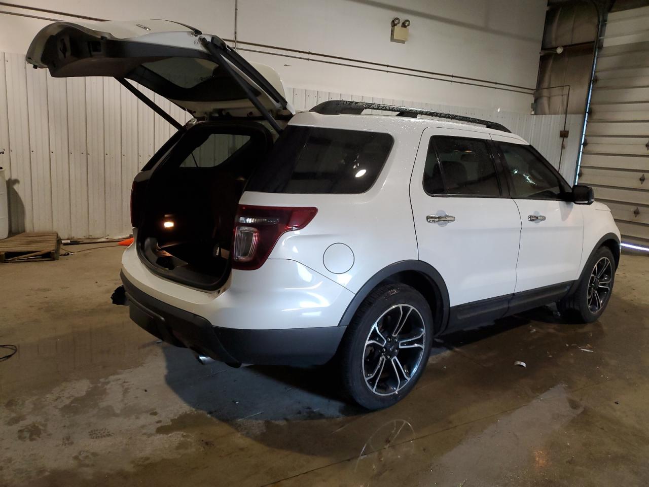 Photo 2 VIN: 1FM5K8GT0EGC44448 - FORD EXPLORER 