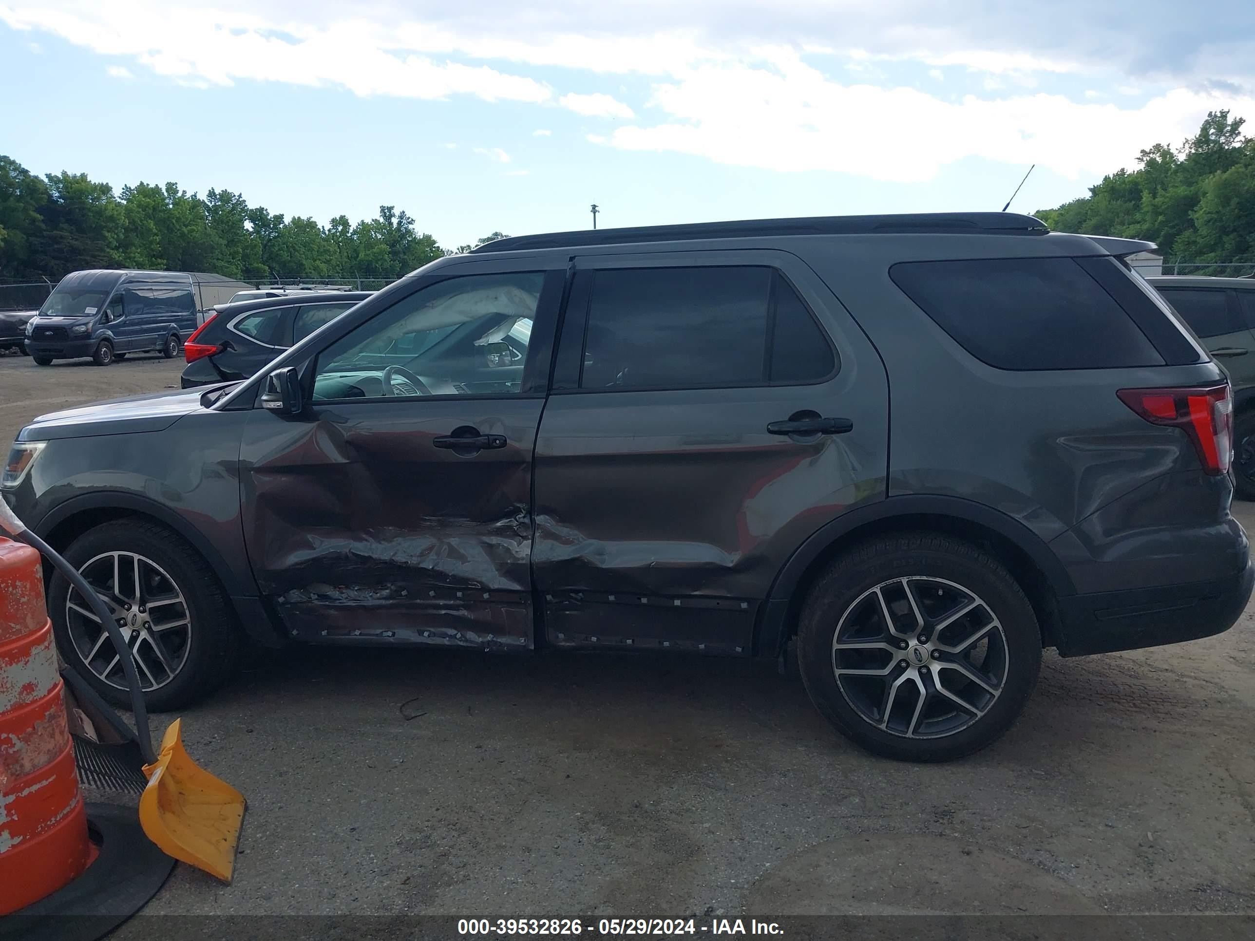 Photo 14 VIN: 1FM5K8GT0KGA58565 - FORD EXPLORER 