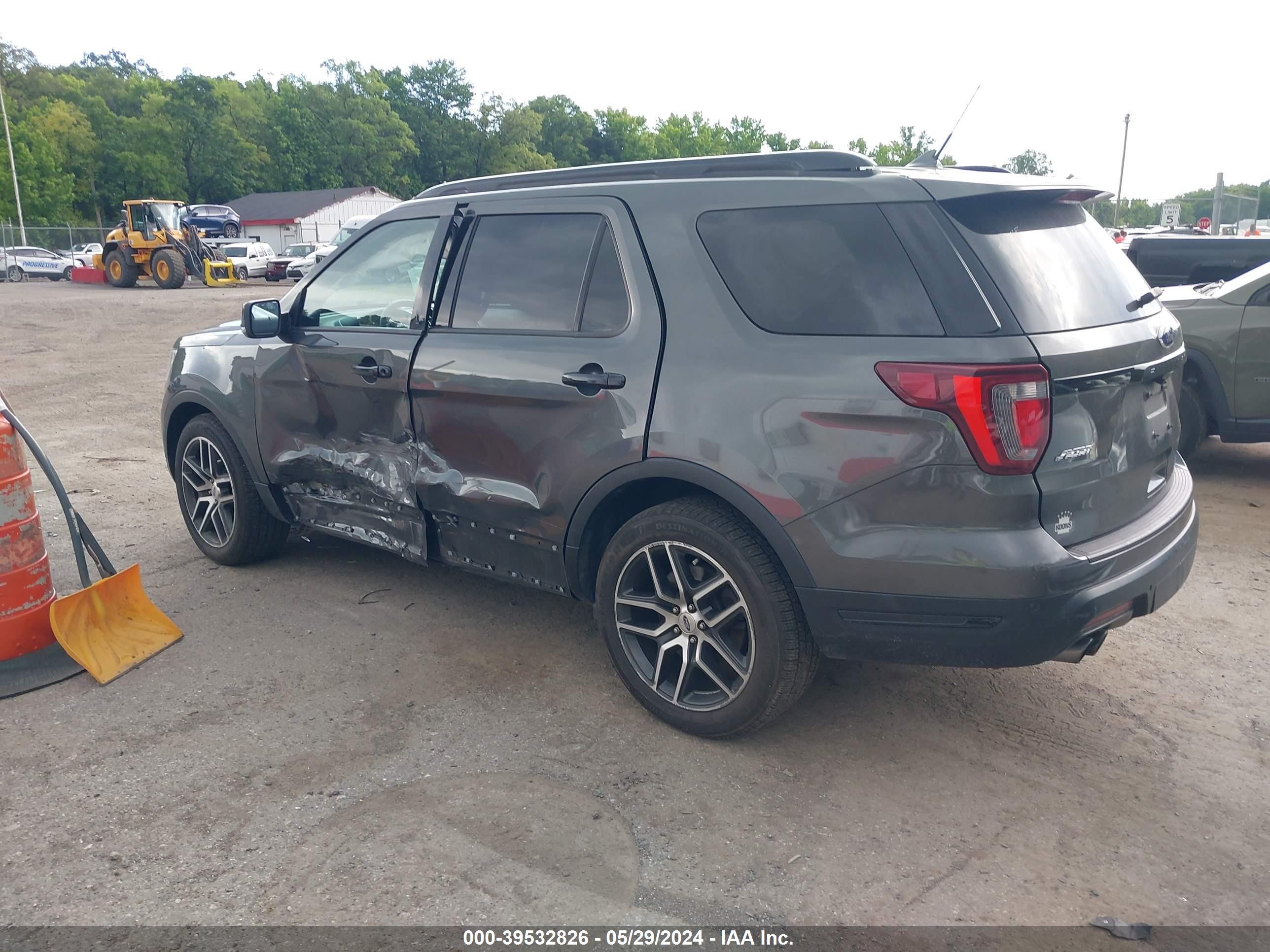 Photo 2 VIN: 1FM5K8GT0KGA58565 - FORD EXPLORER 