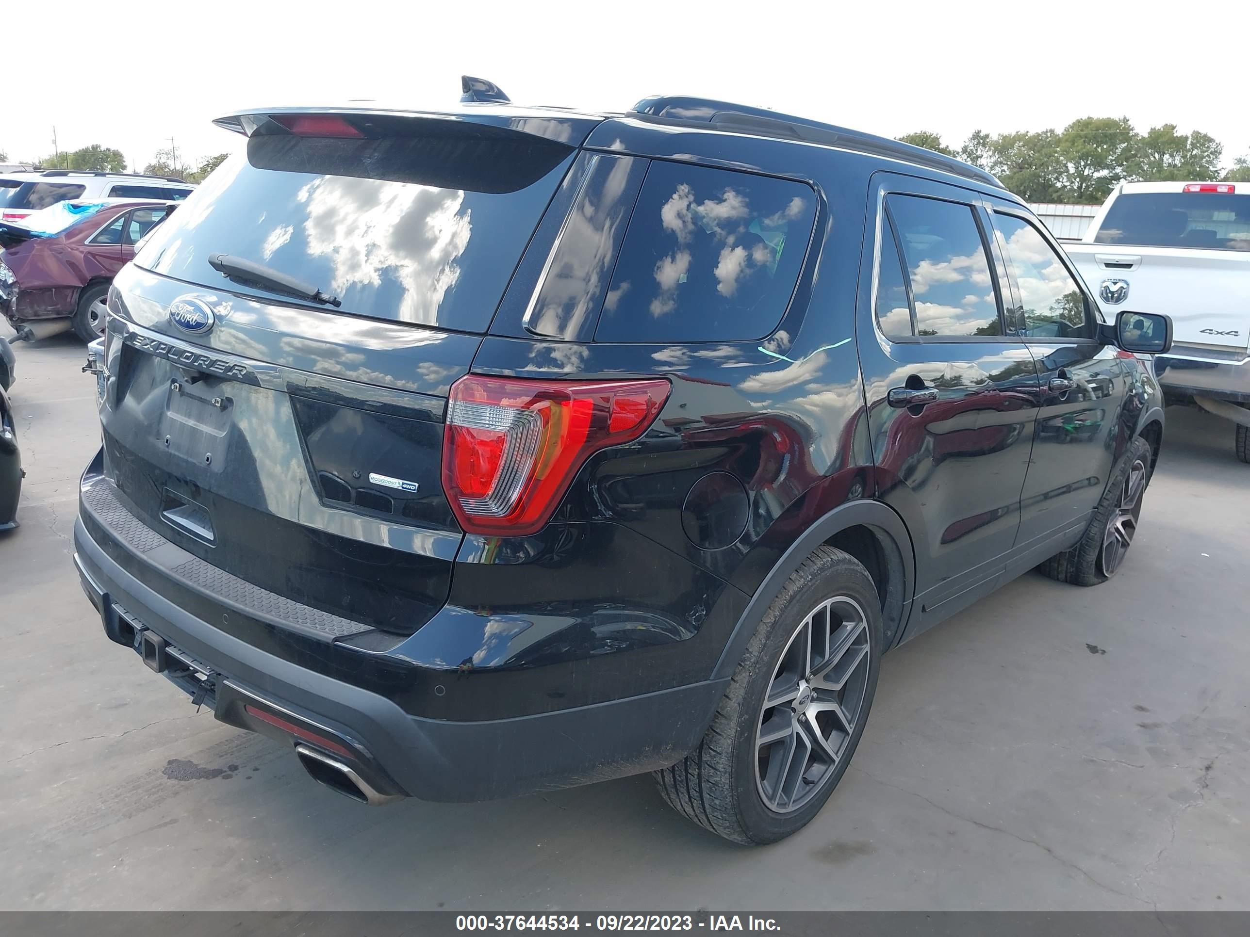 Photo 3 VIN: 1FM5K8GT5GGB05421 - FORD EXPLORER 